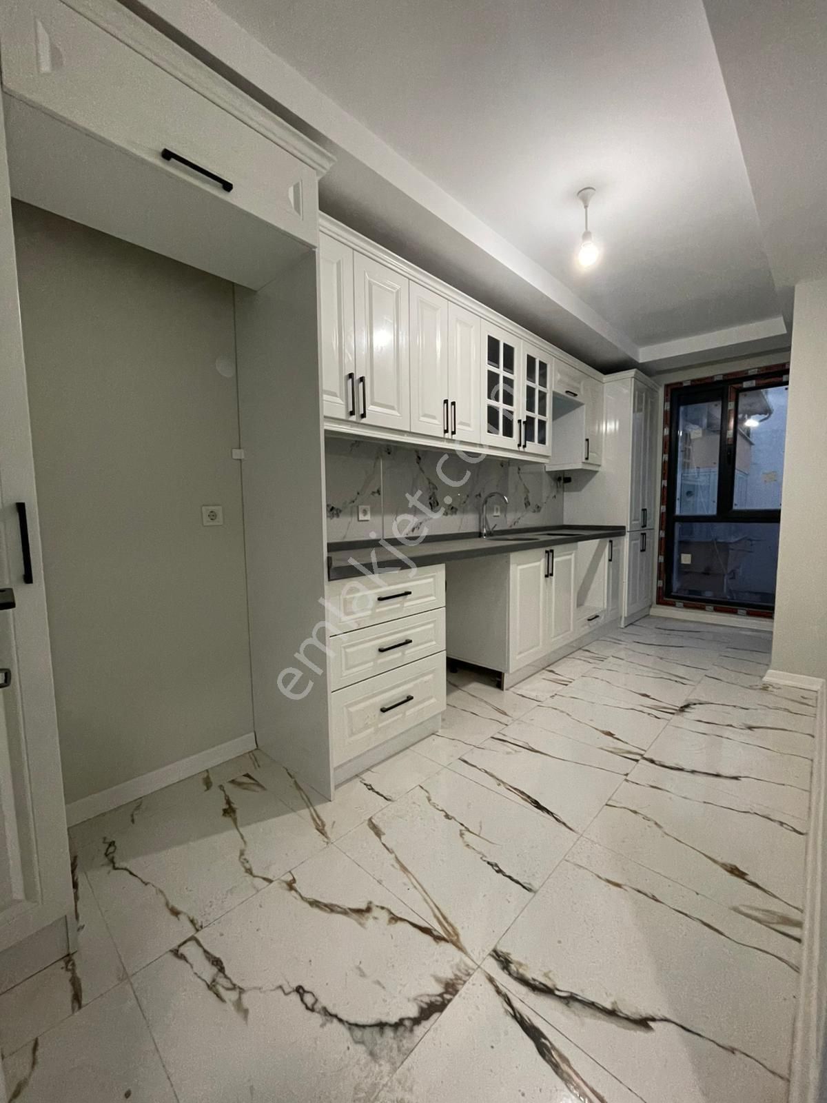 Sancaktepe Safa Mahallesi'nde Satılık 2 + 1 90m2 Arakat Daire - Görsel 3