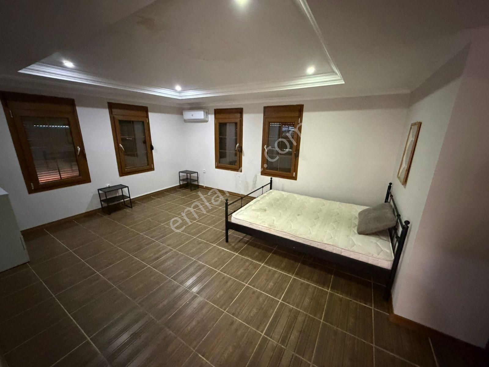 Şehir Hastahanesi Yakını 900 M2 Arsa İçerisinde 7+3 Malik Hane - Görsel 11