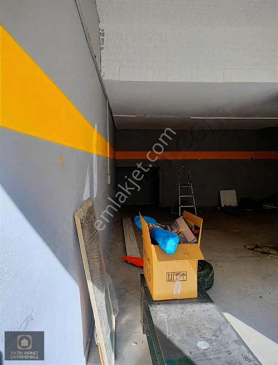 Cumhuriyette Çarşamba Pazarı Yanında 80 M2 Dükkan - Görsel 3