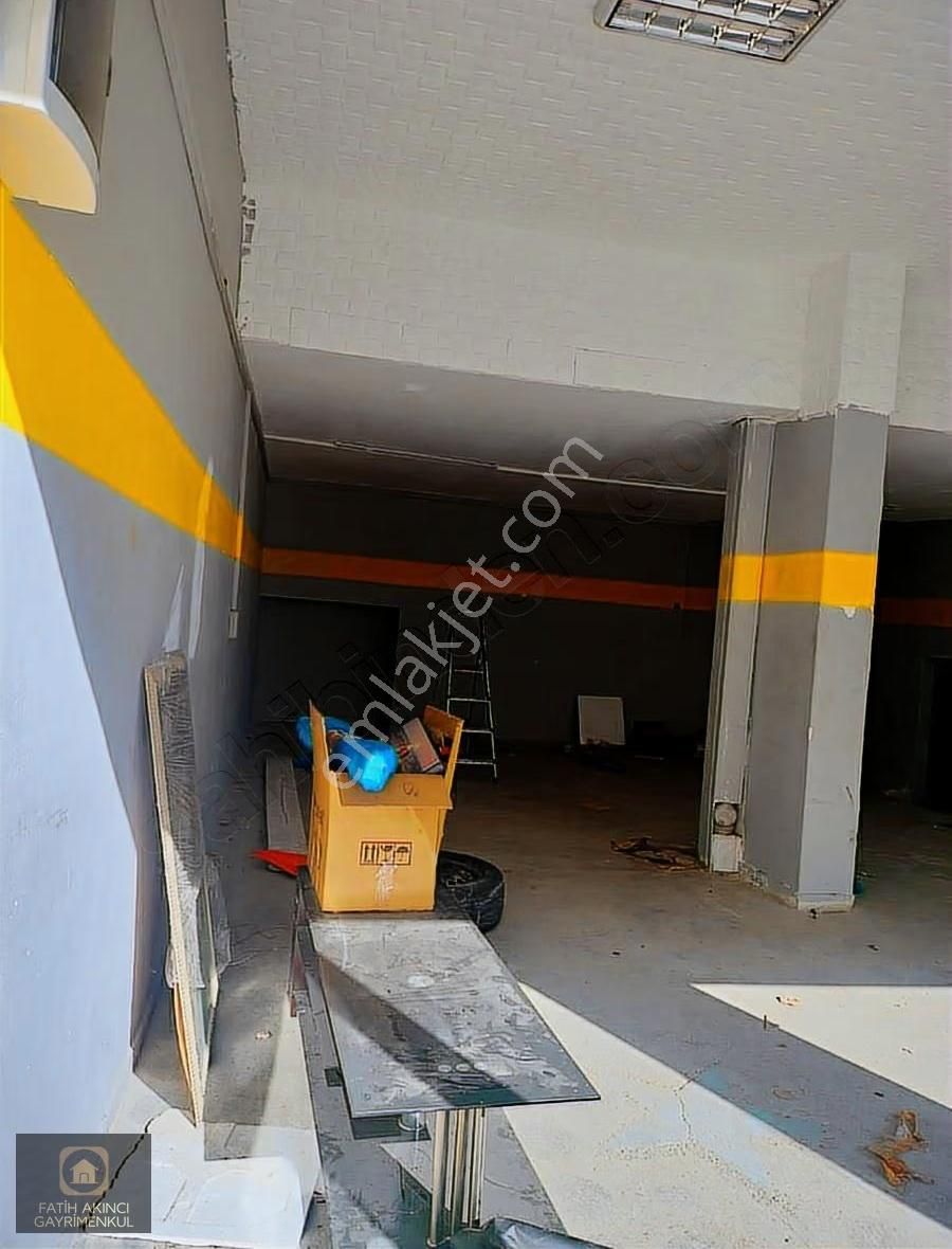 Cumhuriyette Çarşamba Pazarı Yanında 80 M2 Dükkan - Görsel 9