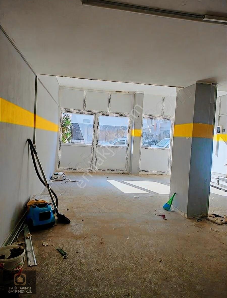 Cumhuriyette Çarşamba Pazarı Yanında 80 M2 Dükkan - Görsel 16