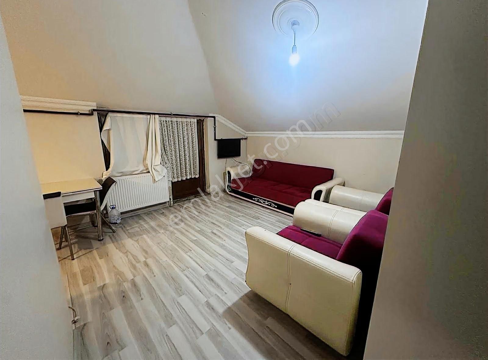 Karlıbayır Merkez'de 1+1 Eşyalı Geniş Teraslı Kiralık Daire