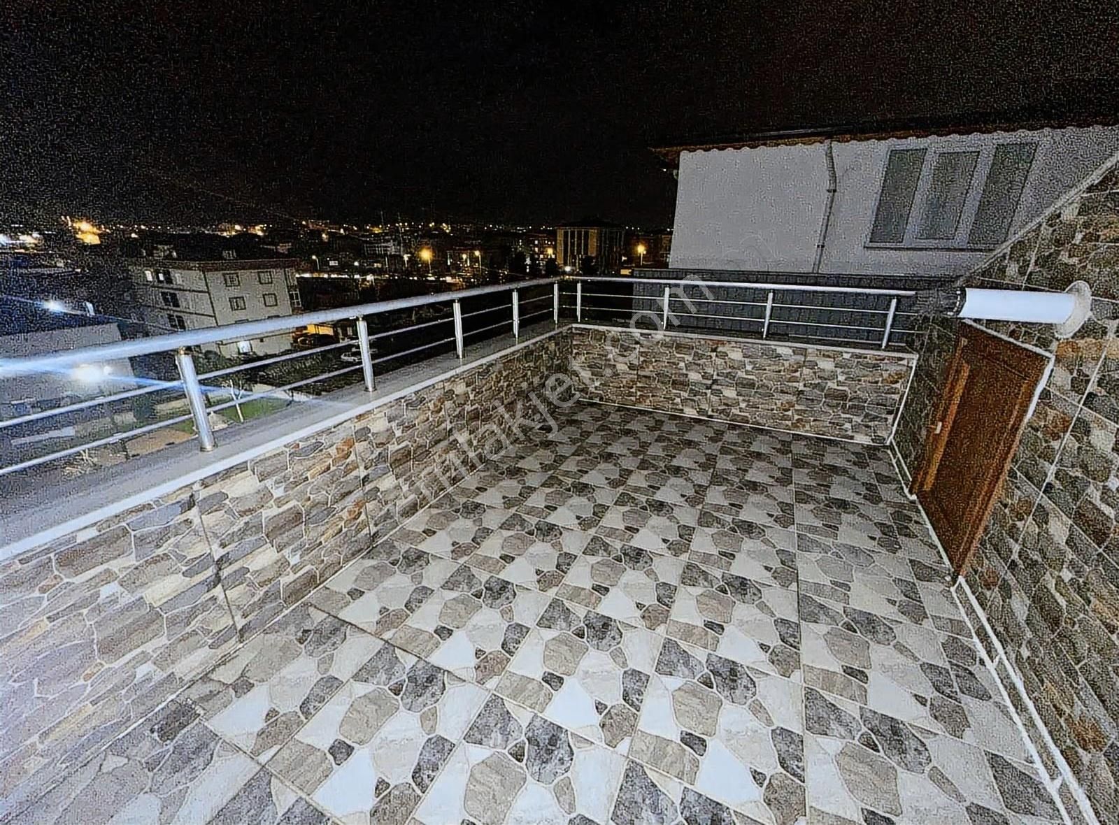 Karlıbayır Merkez'de 1+1 Eşyalı Geniş Teraslı Kiralık Daire - Görsel 11