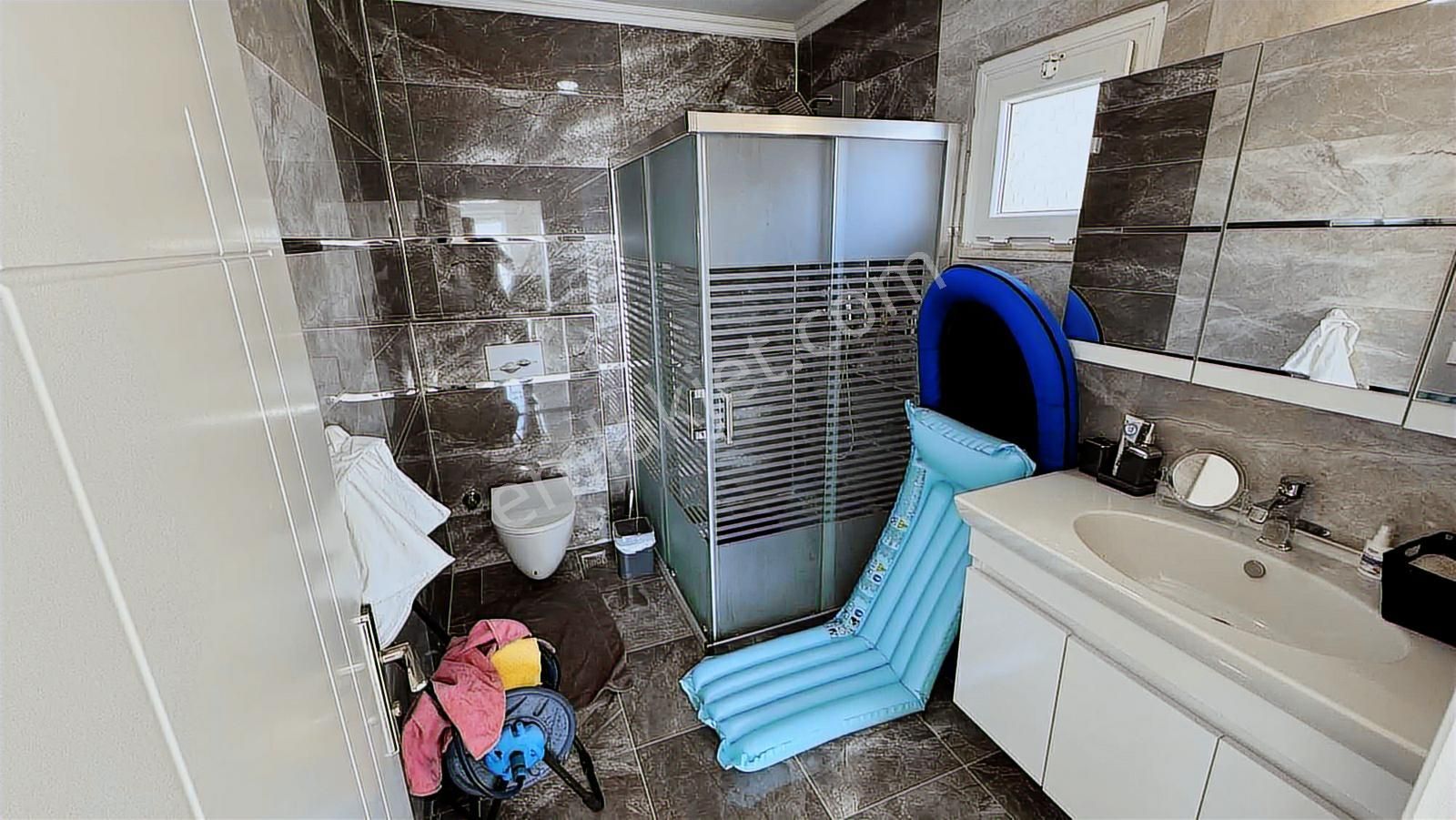 Altınkum Sahile 40 Adım Mesafede Ful Deniz Manzaralı 3+1 Daire - Görsel 12