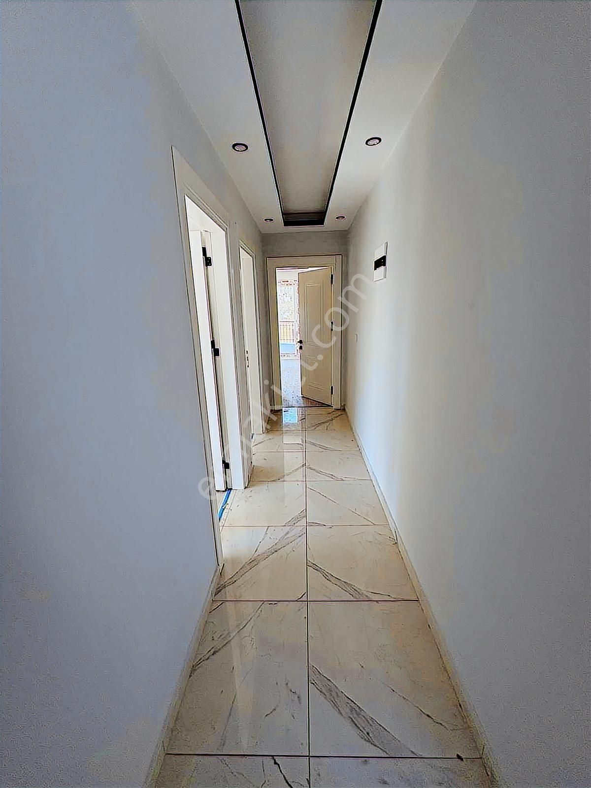 Didim'in Merkezinde 2+1 Ön Cephe İskanlı Daire Satılık - Görsel 3