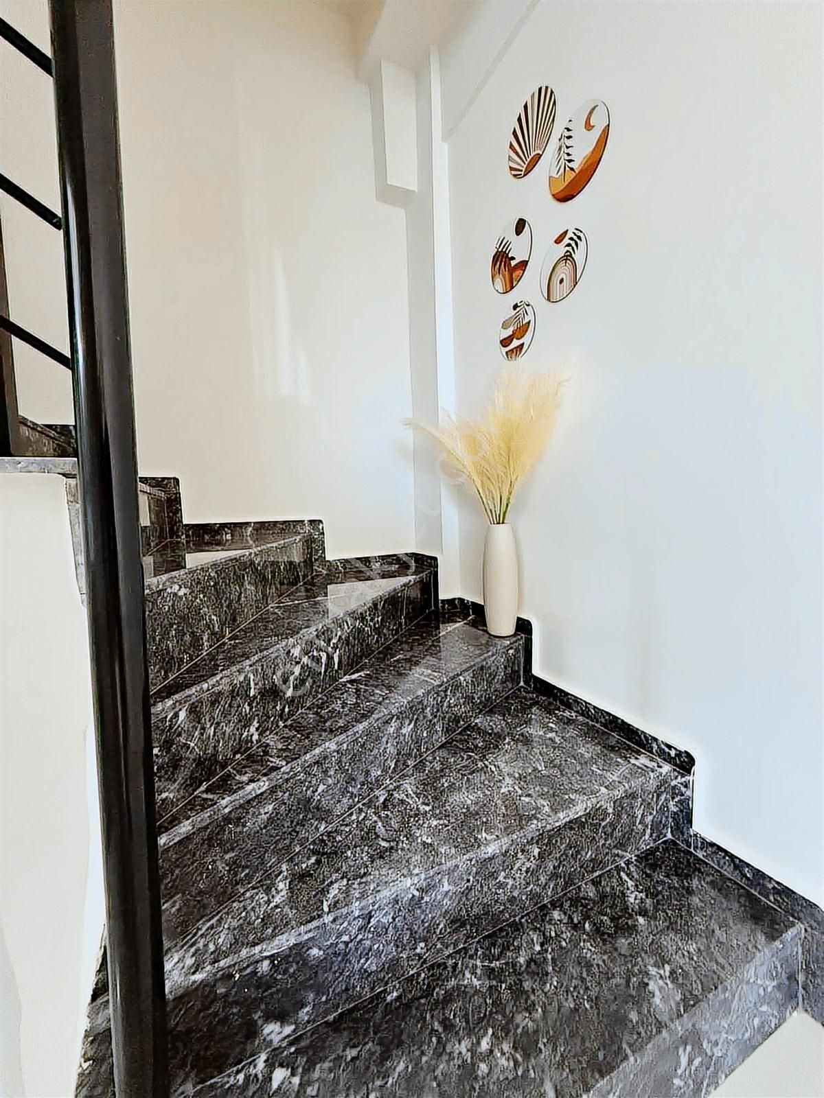 Efeler' Full Eşyalı 3+1 Villa - Görsel 19