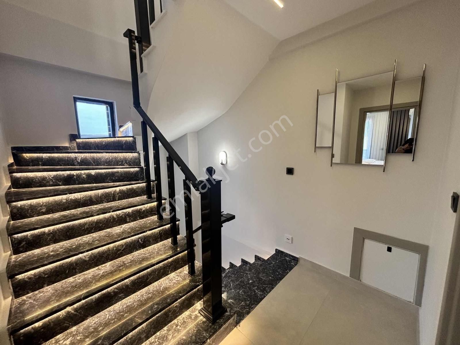 Didim'de Full Eşyalı 4+1 Muhteşem Satıllık Villa - Görsel 14