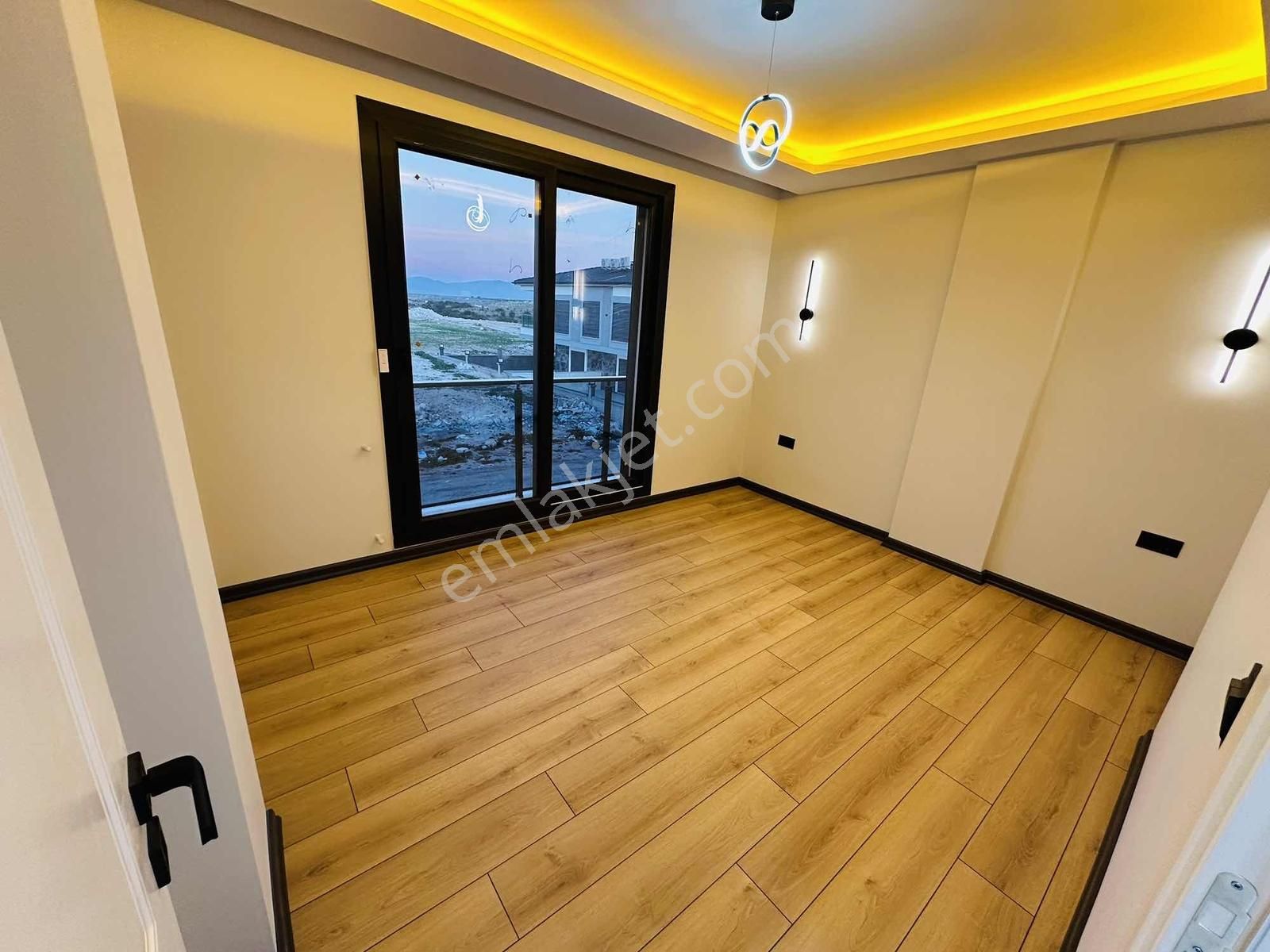 Didim'de Ön Cephe 3+1 Geniş Bahçeli Sıfır Satılık Villa - Görsel 7