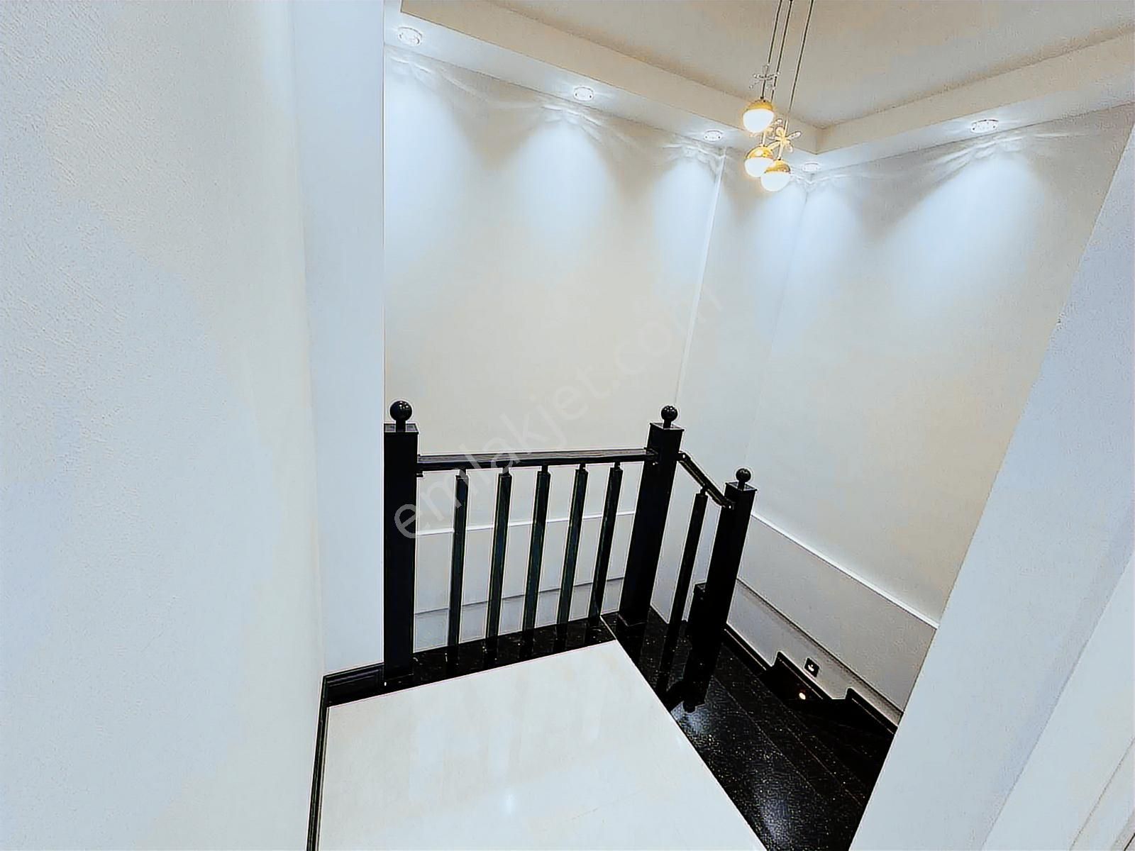 Didim'de Ön Cephe 3+1 Geniş Bahçeli Sıfır Satılık Villa - Görsel 20