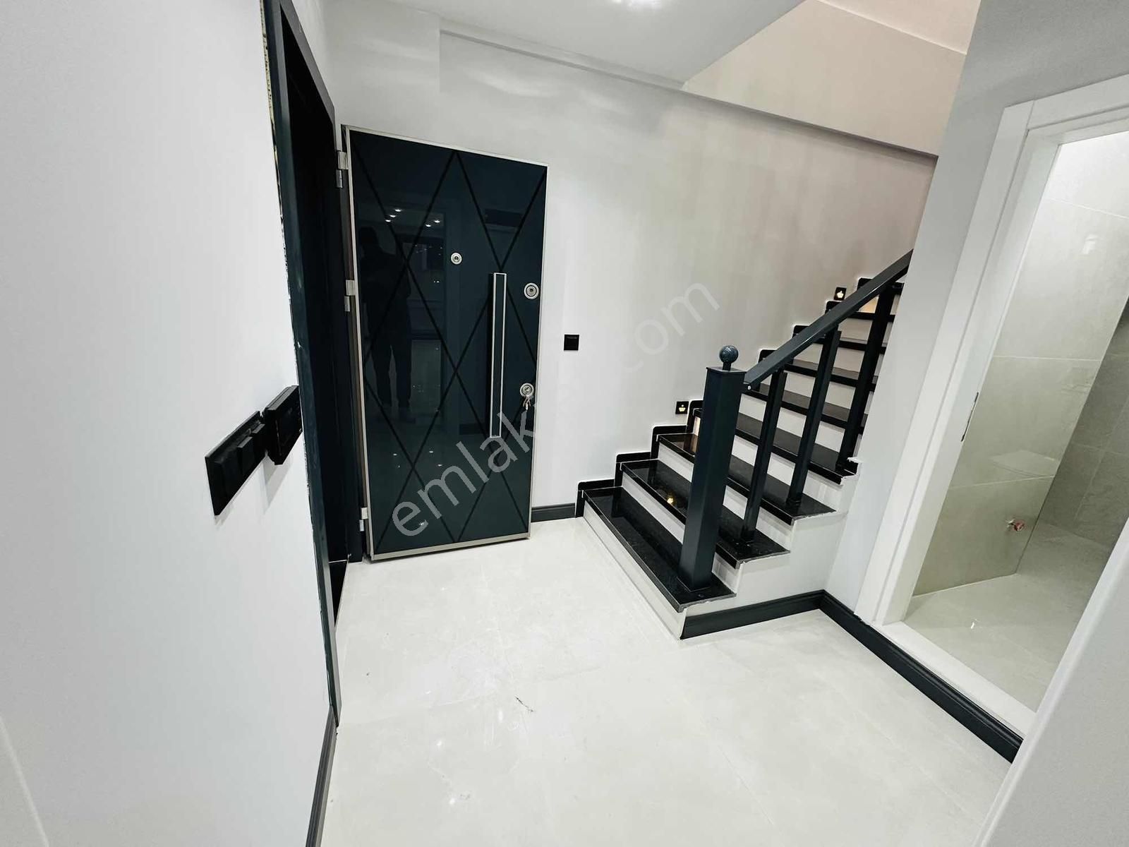 Didim'de Ön Cephe 3+1 Geniş Bahçeli Sıfır Satılık Villa - Görsel 22