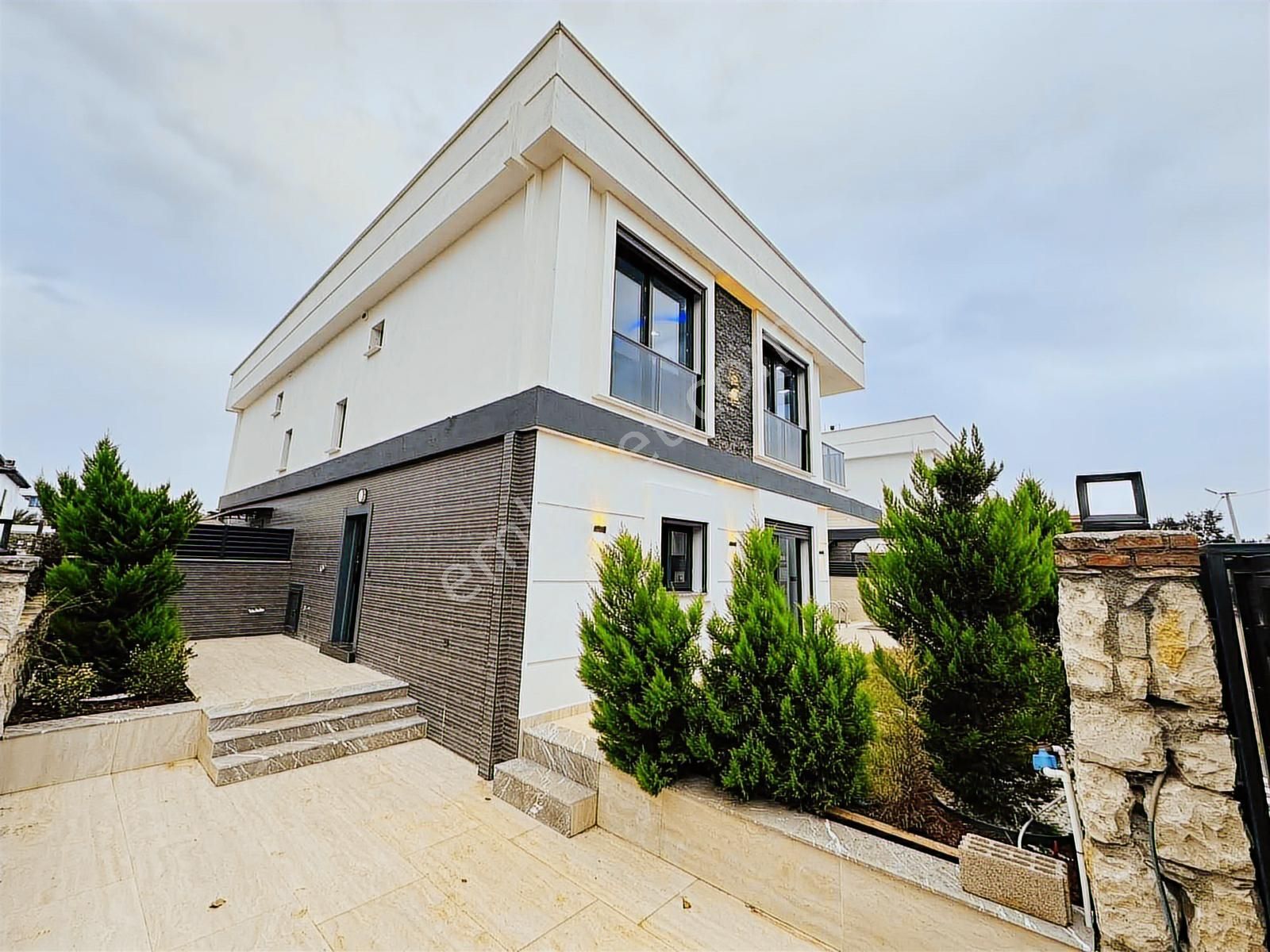 Altınkum Mahallesinde 3+1 Müstakil Havuzlu Otoparklı Sıfır Villa - Görsel 15