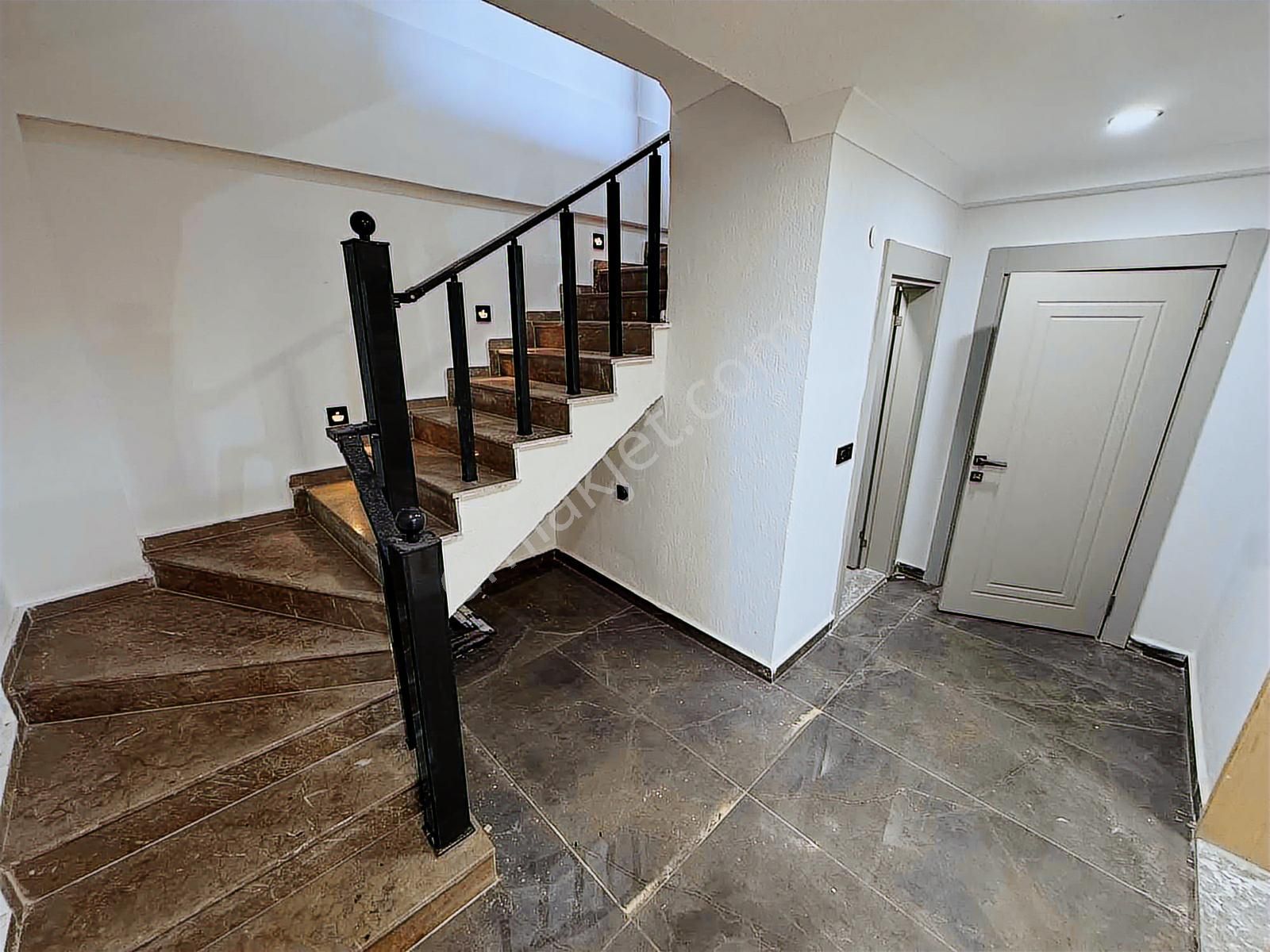 Uygun Fiyata Satılık Hamamlı Saunalı Fırsat Villa - Görsel 20