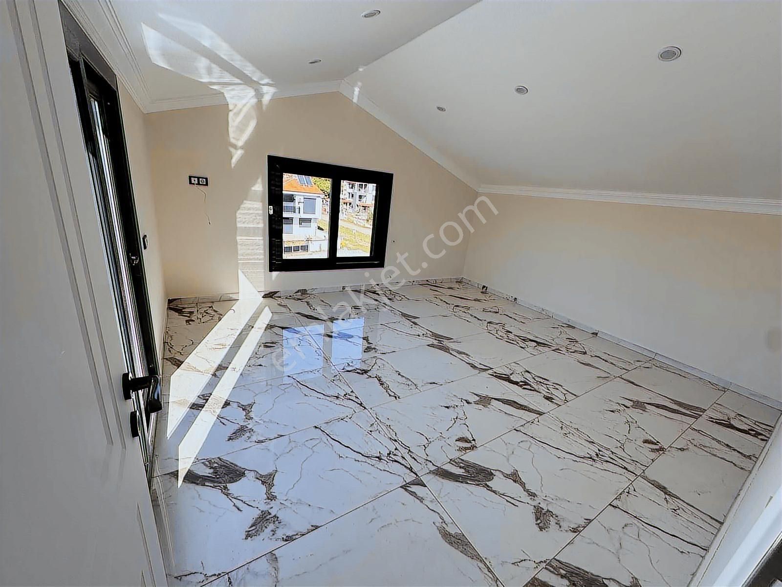 Kaçmaz Fiyata Kalan Son Müstakil 4+1 Havuzlu Villa - Görsel 15