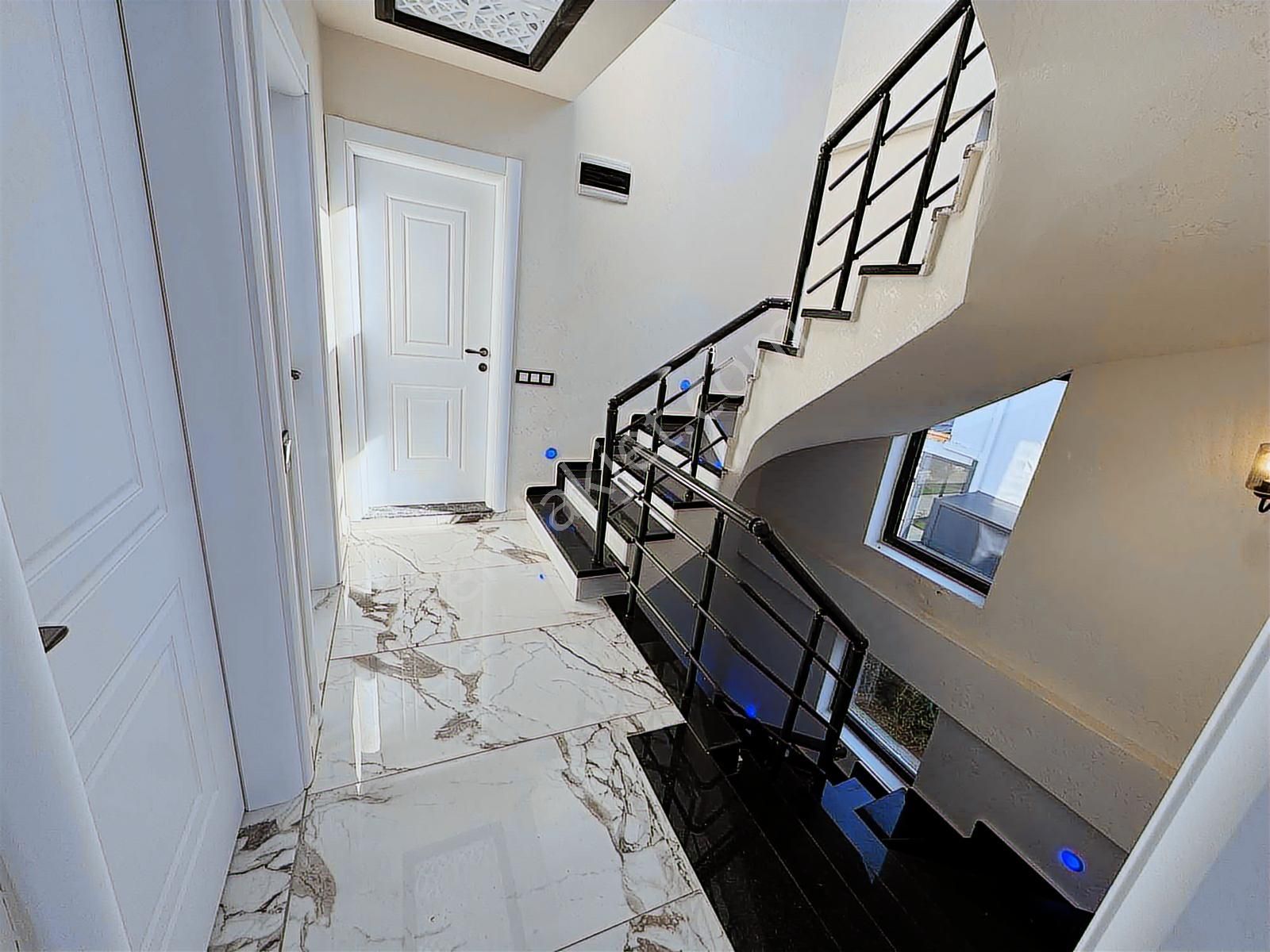 Kaçmaz Fiyata Kalan Son Müstakil 4+1 Havuzlu Villa - Görsel 24