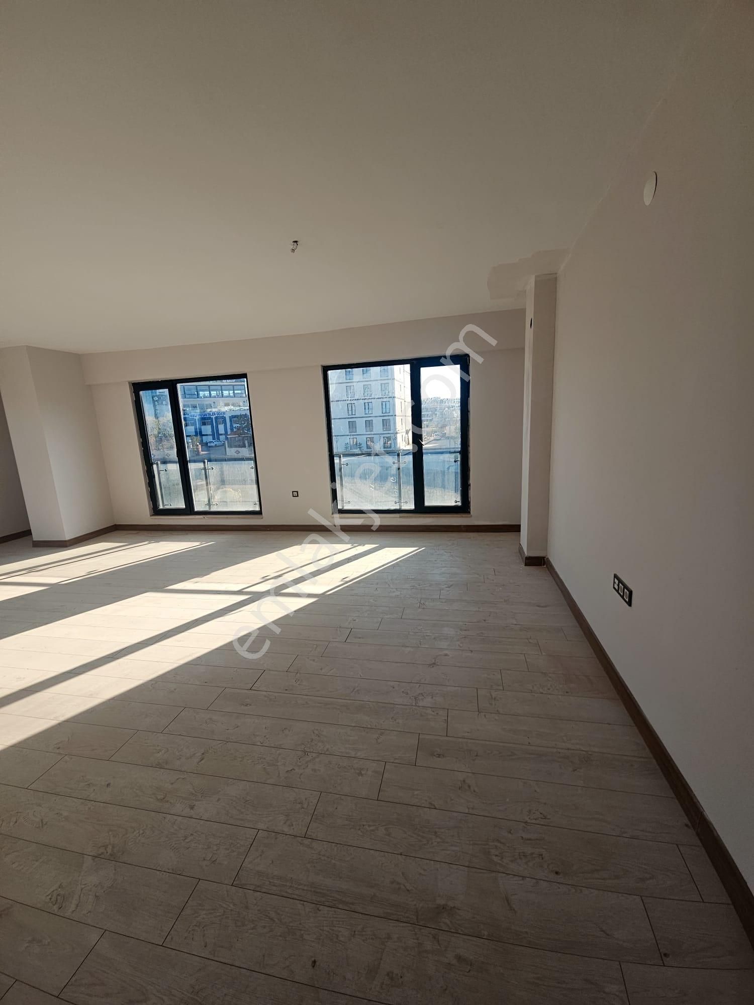 Adnan Menderes Göl Toki Konutlarında Eşsiz Göl Manzaralı 4 + 1 Satılık Daire