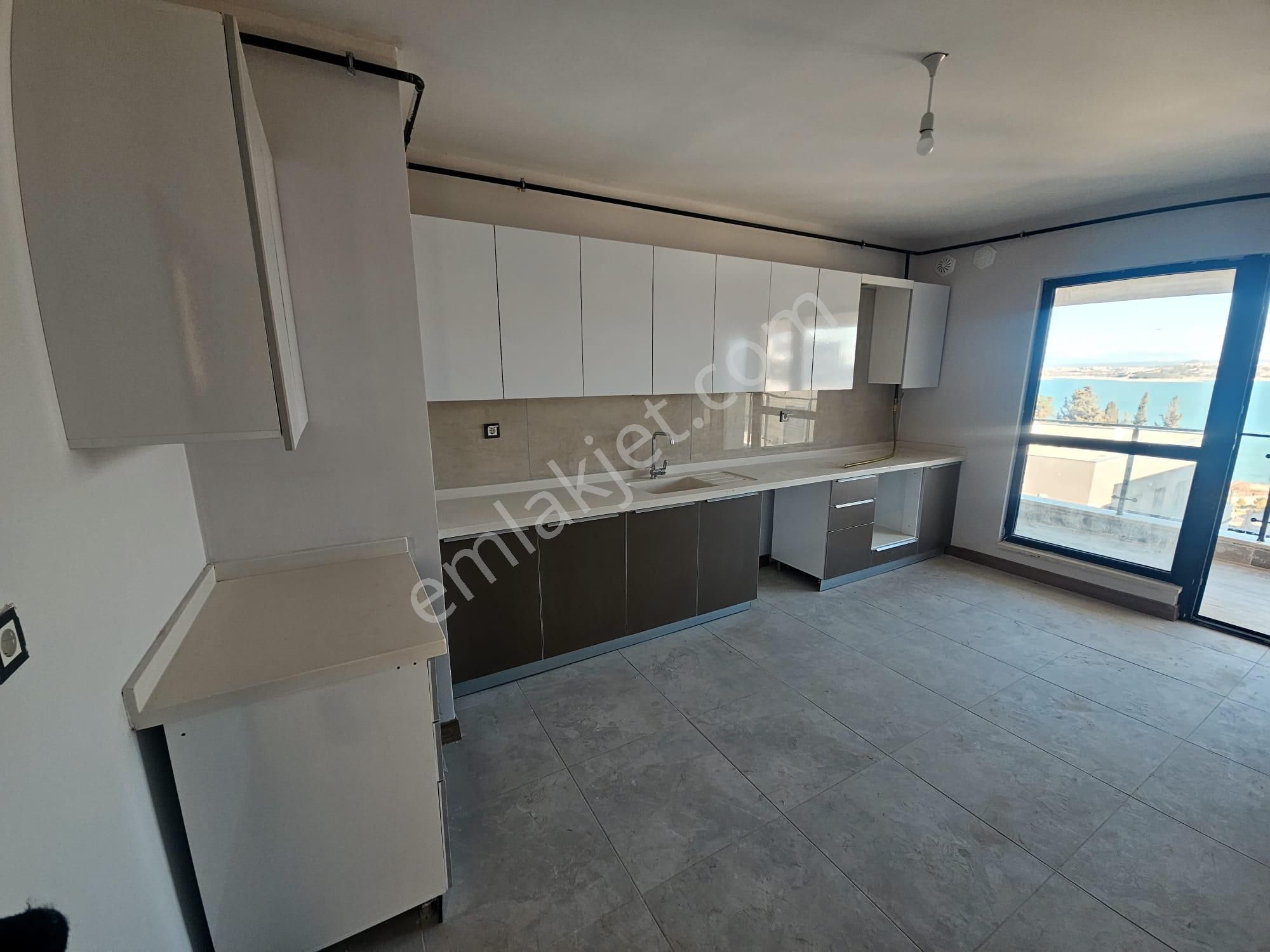 Adnan Menderes Göl Toki Konutlarında Eşsiz Göl Manzaralı 4 + 1 Satılık Daire - Görsel 4