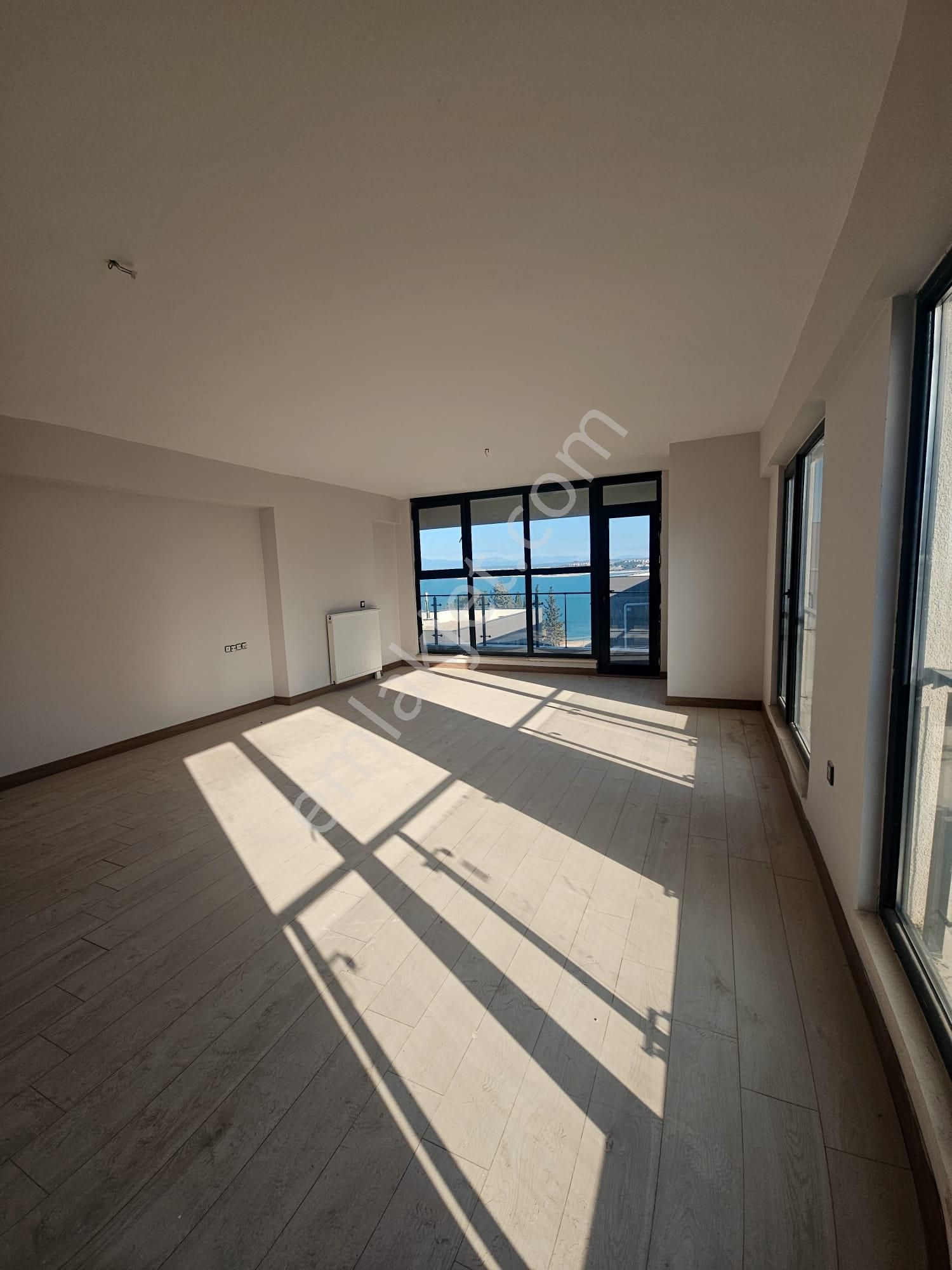 Adnan Menderes Göl Toki Konutlarında Eşsiz Göl Manzaralı 4 + 1 Satılık Daire - Görsel 3