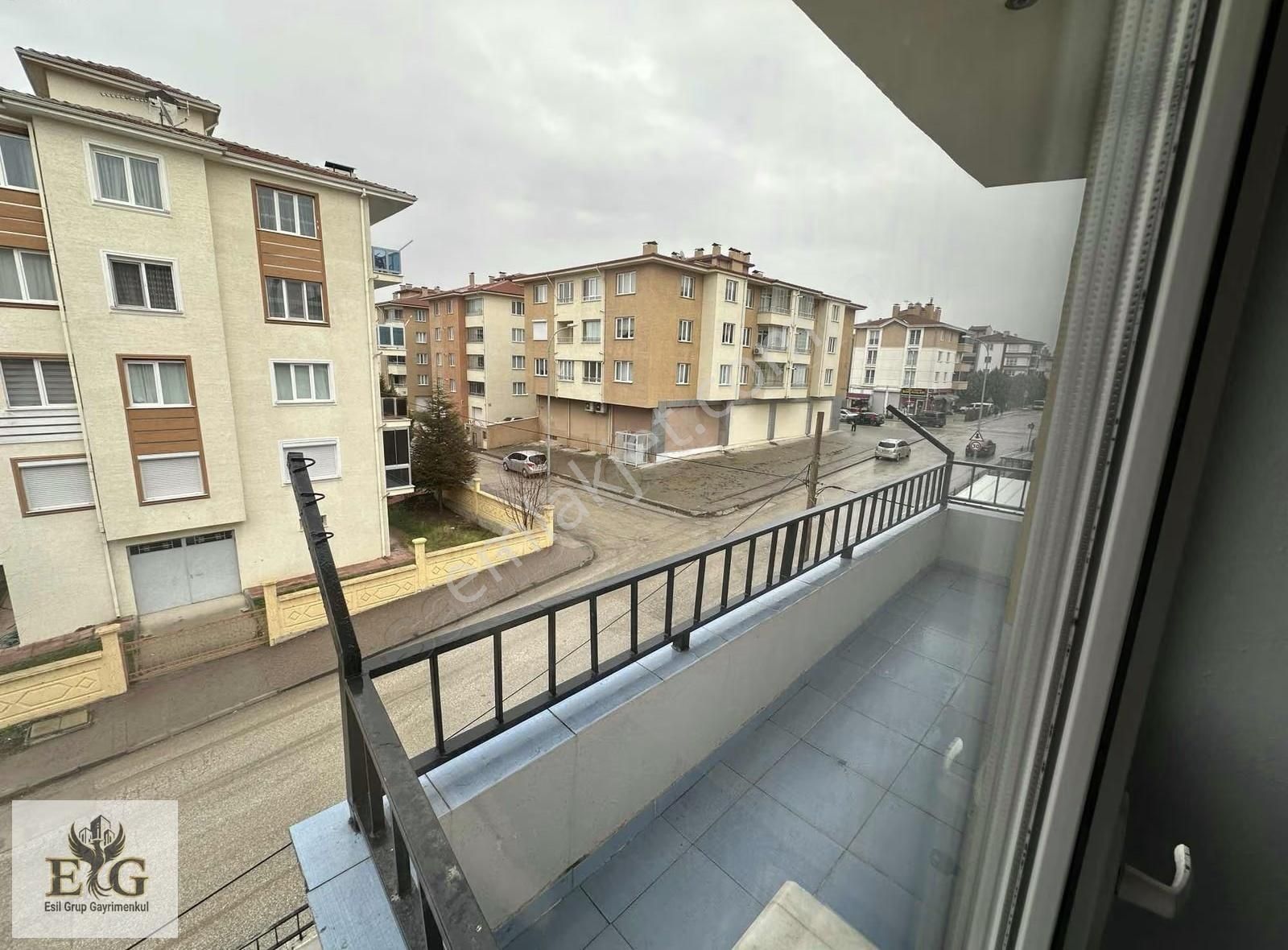 Esıl Emlak'tan Emek Mahallesinde 3+1 Kiralık Daire - Görsel 3