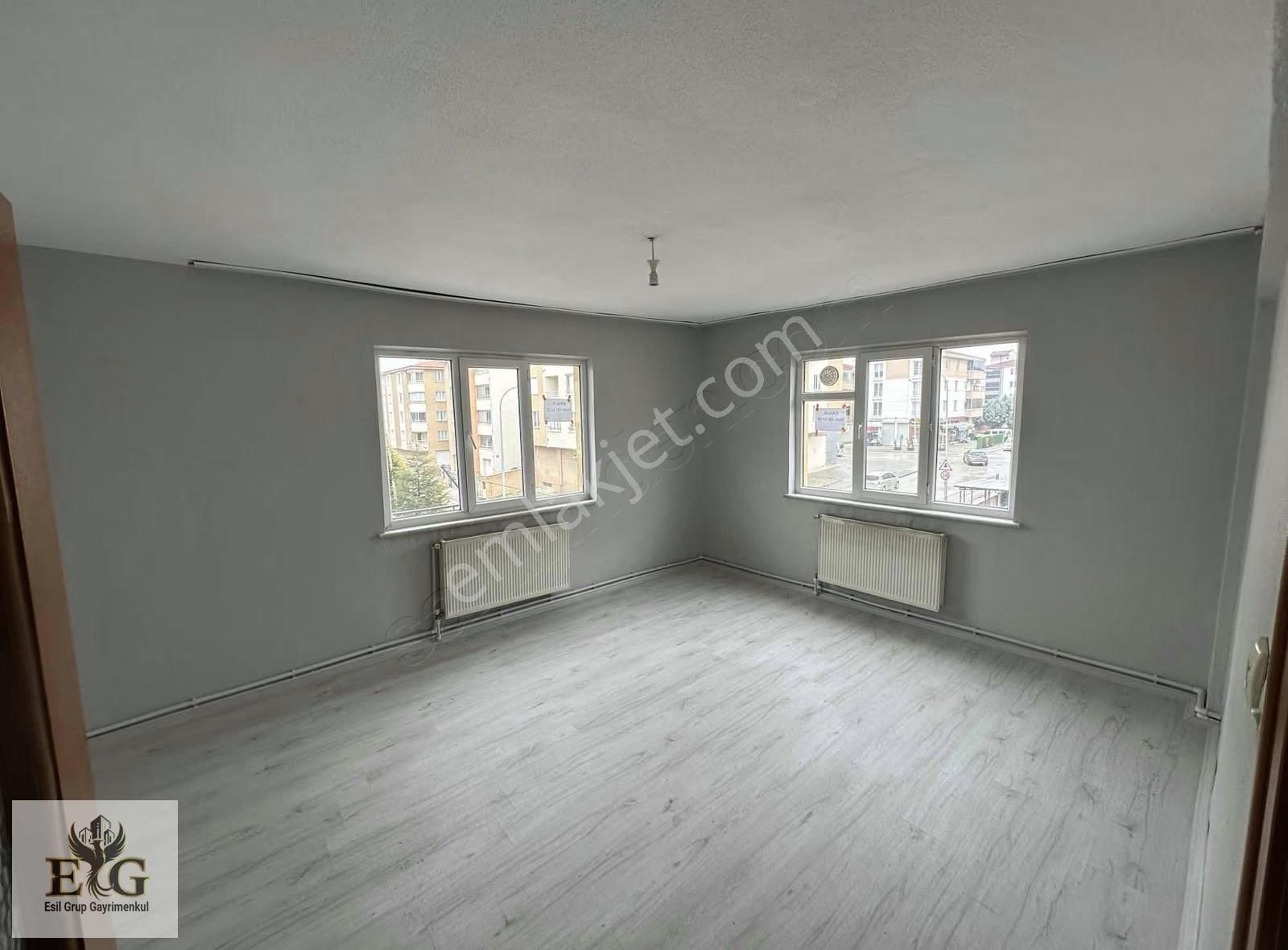 Esıl Emlak'tan Emek Mahallesinde 3+1 Kiralık Daire