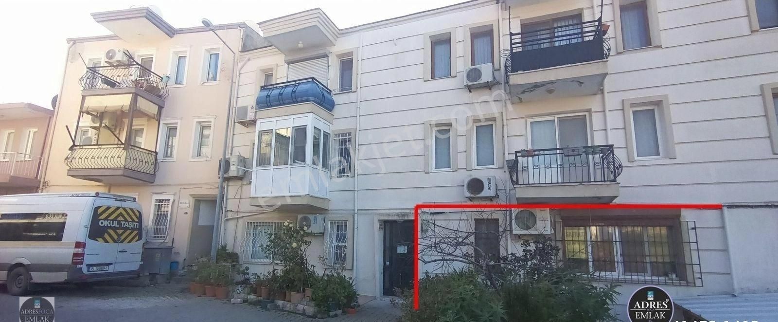 Eskifoçada Çarşı İçerisinde Satılık Zemin Kat Daire