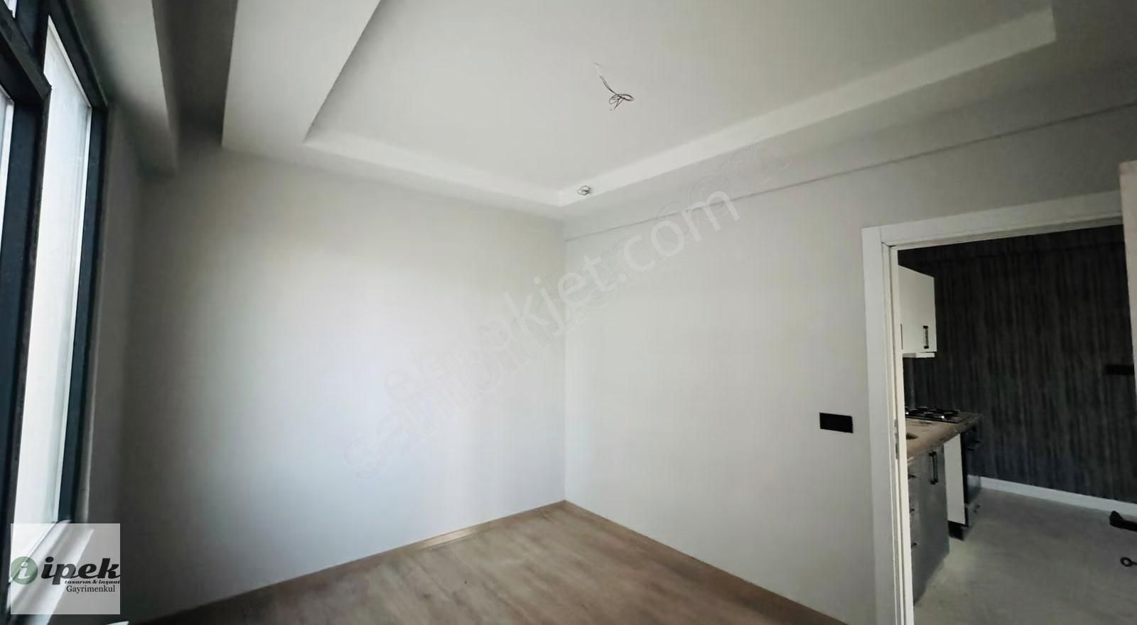 İpek Gayrimenkul - Batıkentte İpek Parkın Yanında 2+1 Daire - Görsel 3