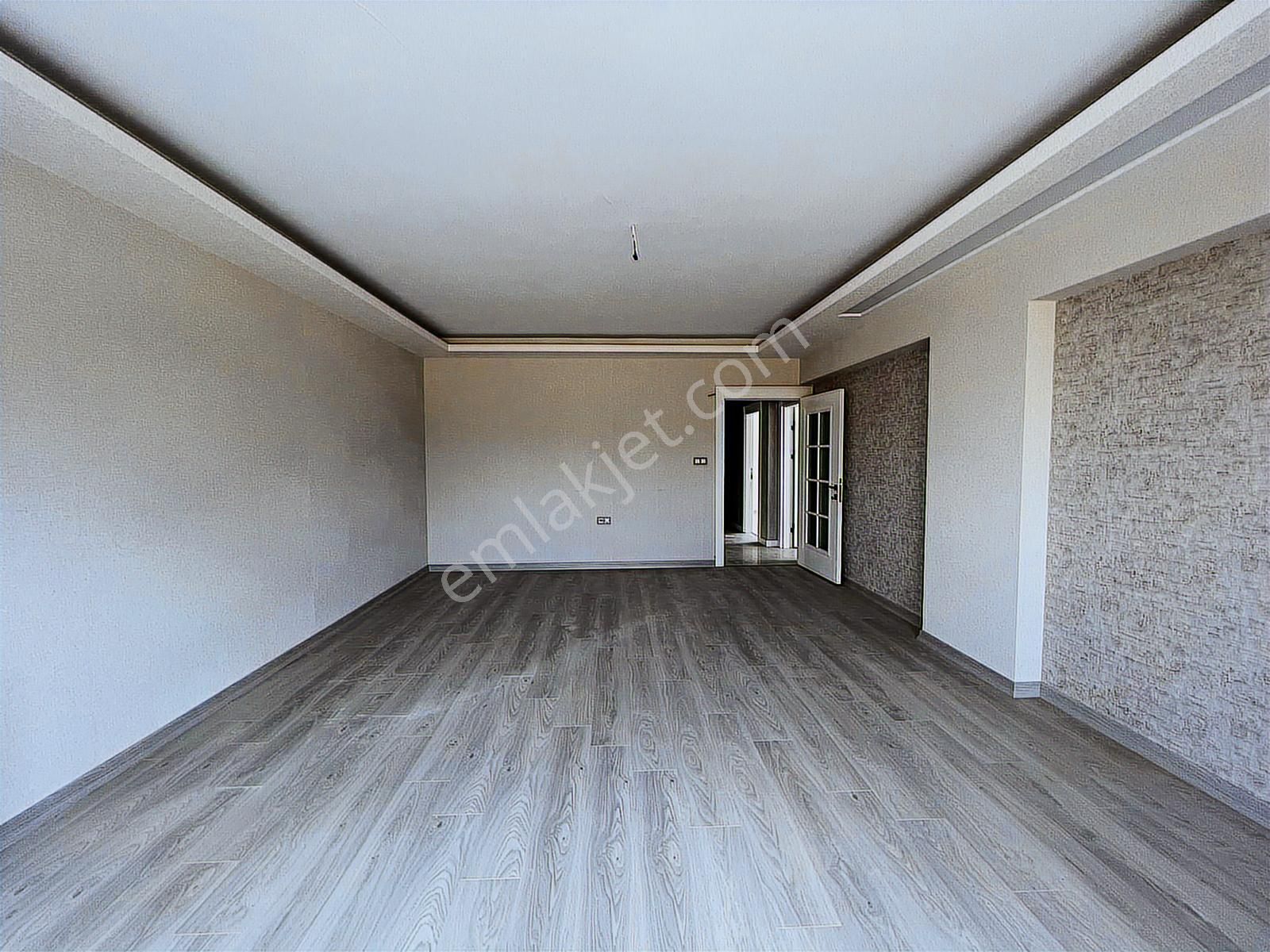 İmir Emlak Ofisinden Hastane Yanı 4+1 180m2 5.kat Site Dairesi - Görsel 4