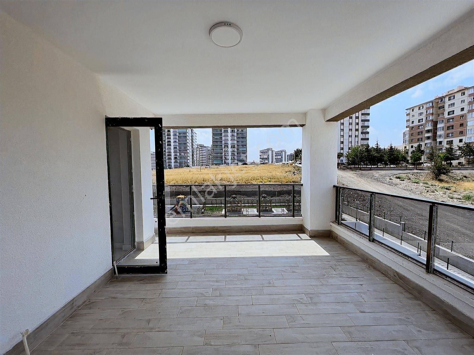 İmir Emlak Ofisinden Hastane Yanı 4+1 180m2 5.kat Site Dairesi - Görsel 3