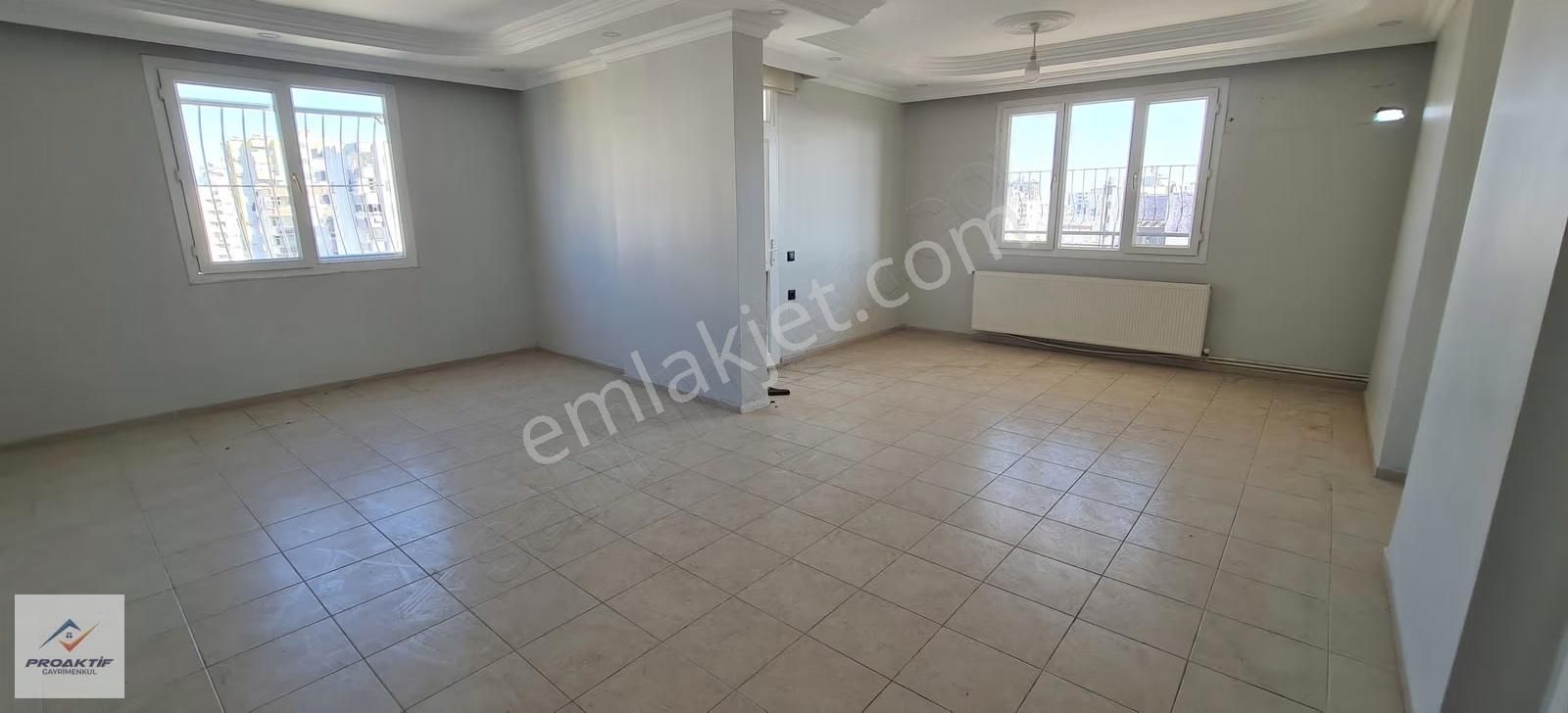 Yeşil Fırın Ve Sosyete Civarı Doğalgazlı Kapalı Mtfk 3+1 Kiralık - Görsel 3