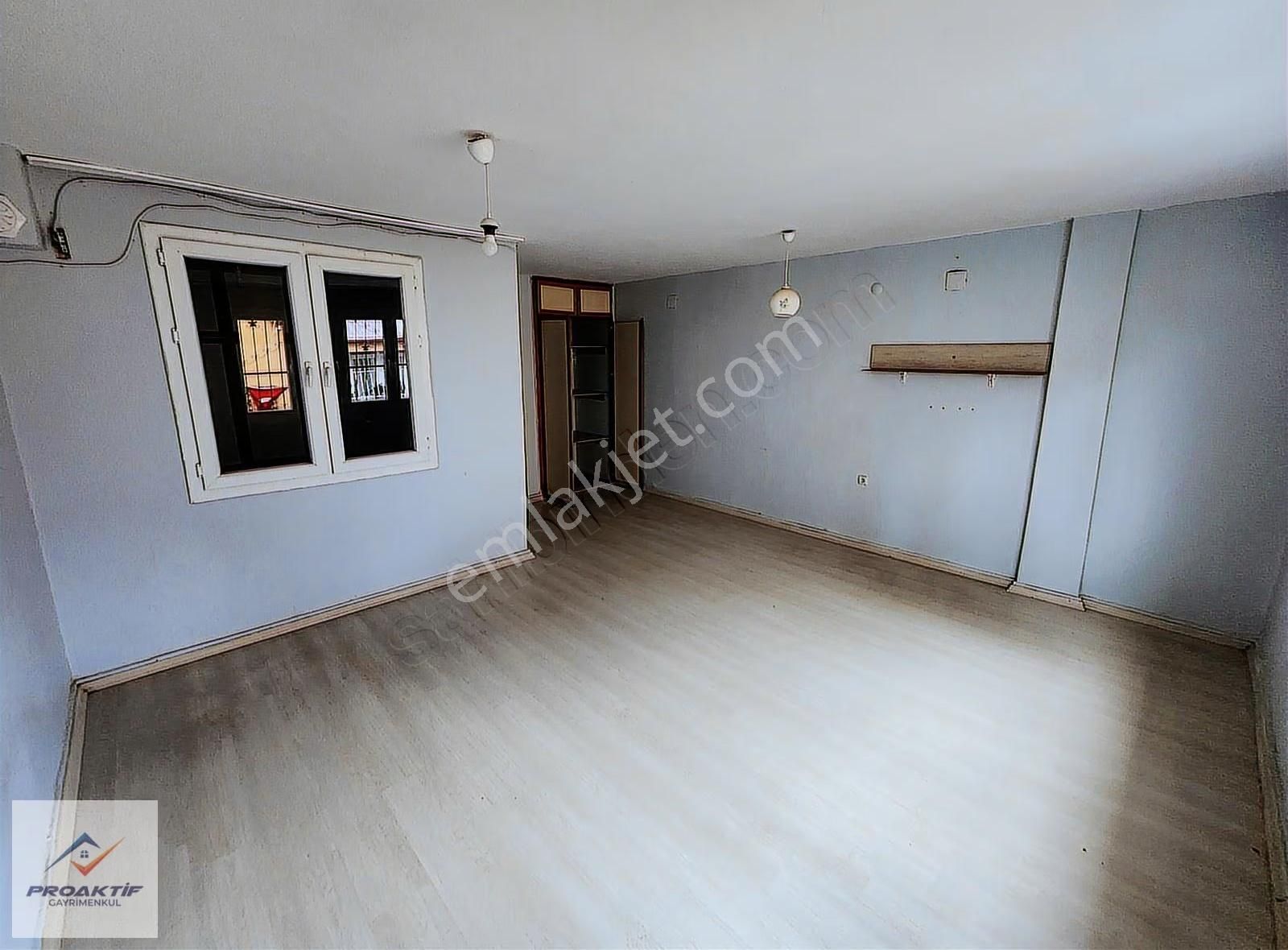 İstikla Mh'de | Temiz Ve Sakin Sokakta | Çarşıya Ykn 2 Katlı 2+1