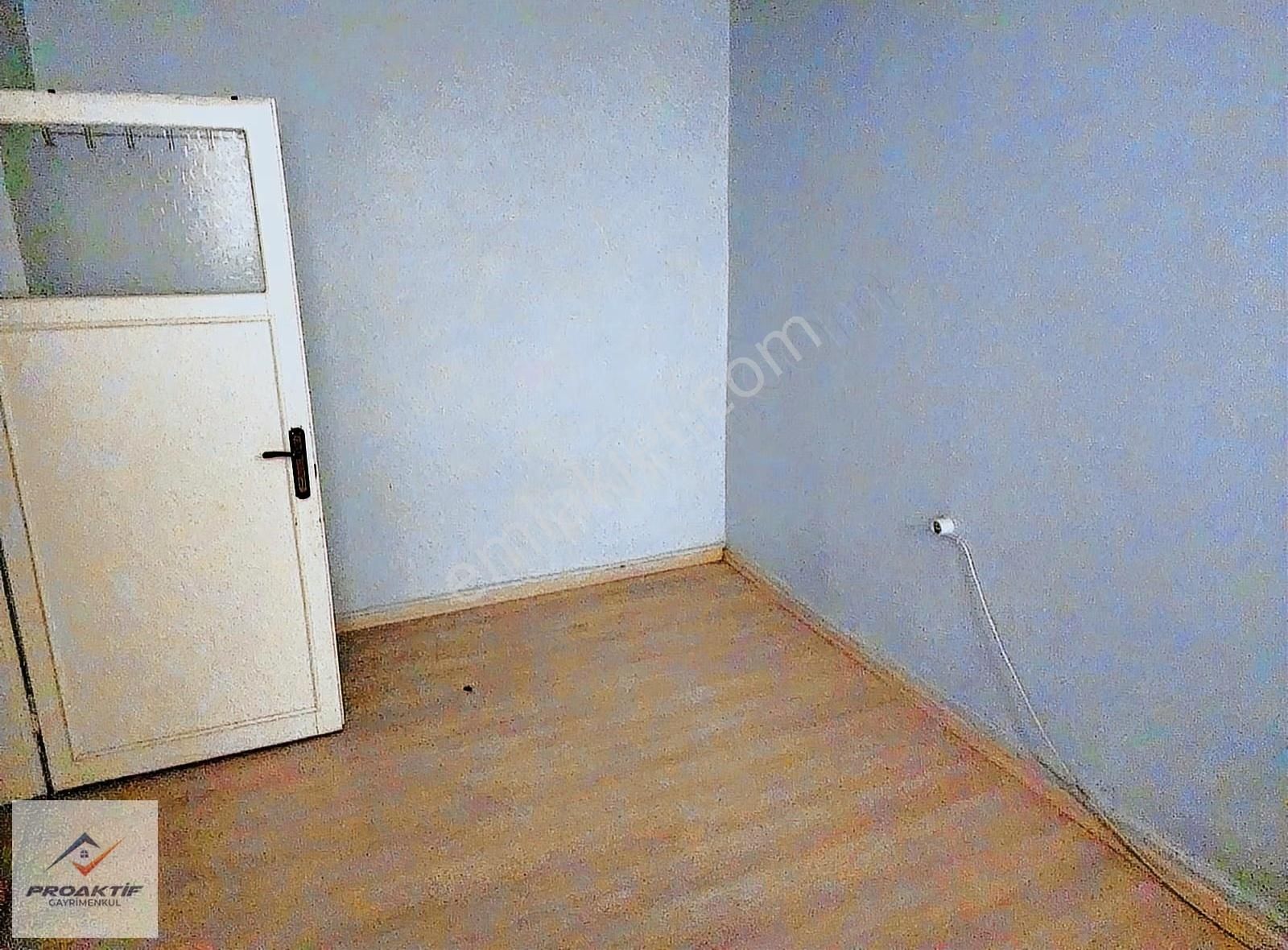 İstikla Mh'de | Temiz Ve Sakin Sokakta | Çarşıya Ykn 2 Katlı 2+1 - Görsel 7