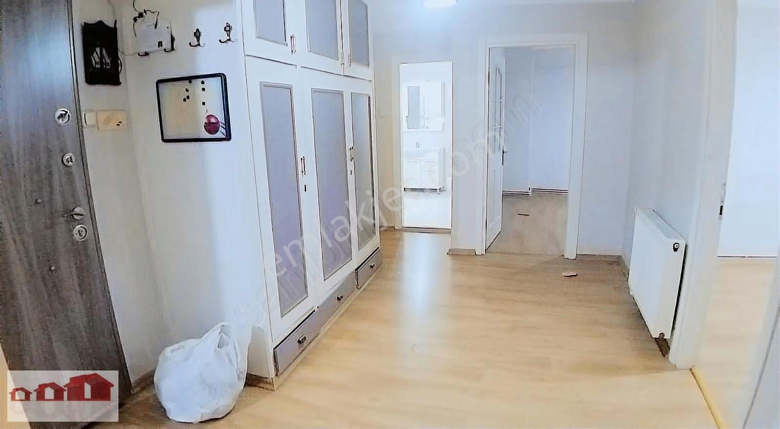 Ülkem Emlaktan Şirinyerde Sıfırlanmış Doğalgaz Kombi Klimalı 3+1 - Görsel 12