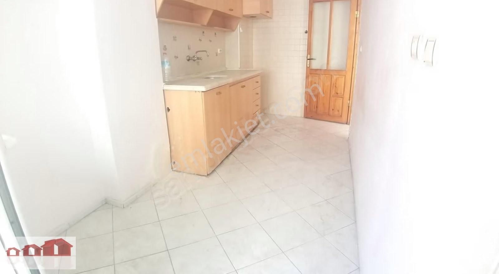 Ülkem Emlaktan 150 M2. 3+1 Doğalgaz Kombili Köşe Arakat - Görsel 23