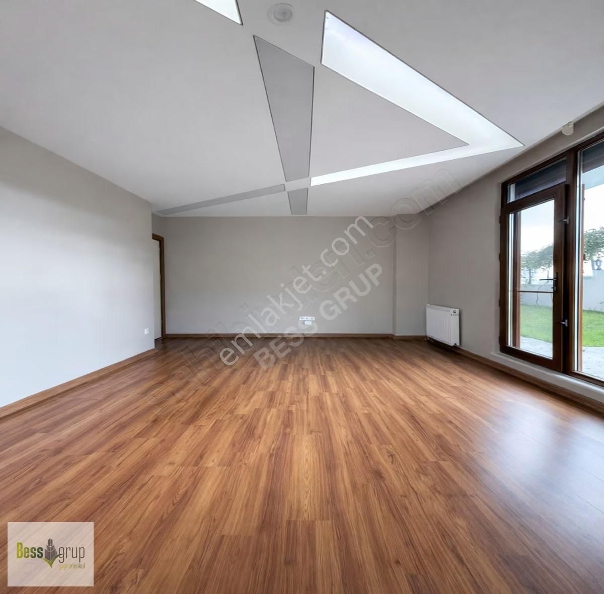 Beylikdüzü'nde Havuzlu Site İçerisinde 2+1 Satılık Daire - Görsel 2