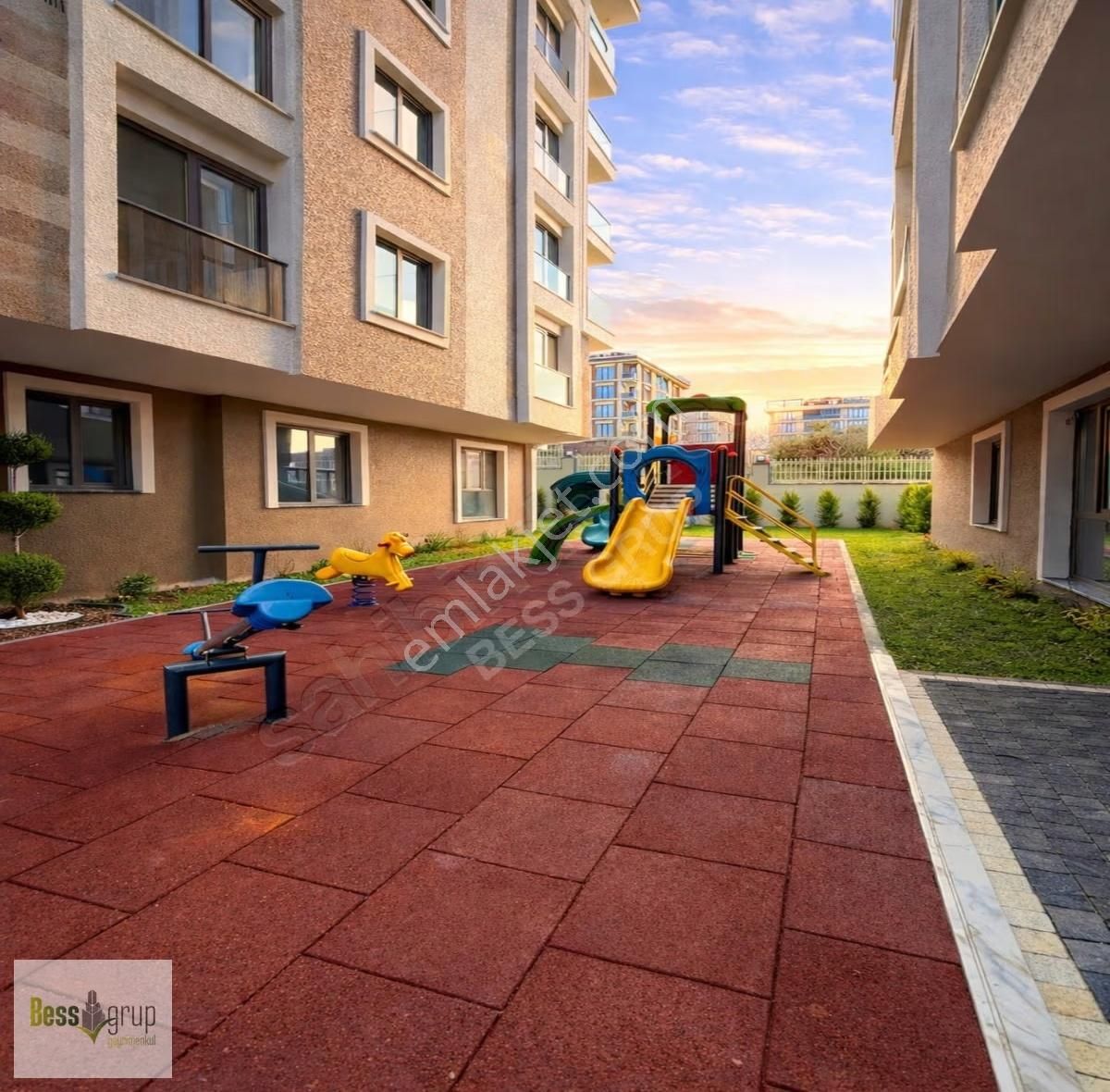 Beylikdüzü Bess Grup'tan Site İçerisinde 3+1 Ara Kat Daire - Görsel 27