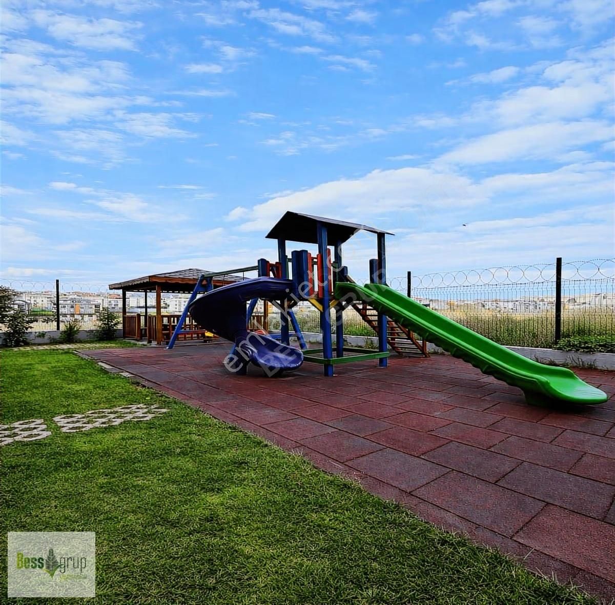 Beylikdüzü Merkezi Lokasyonda Site İçerisinde Satılık Daire - Görsel 2