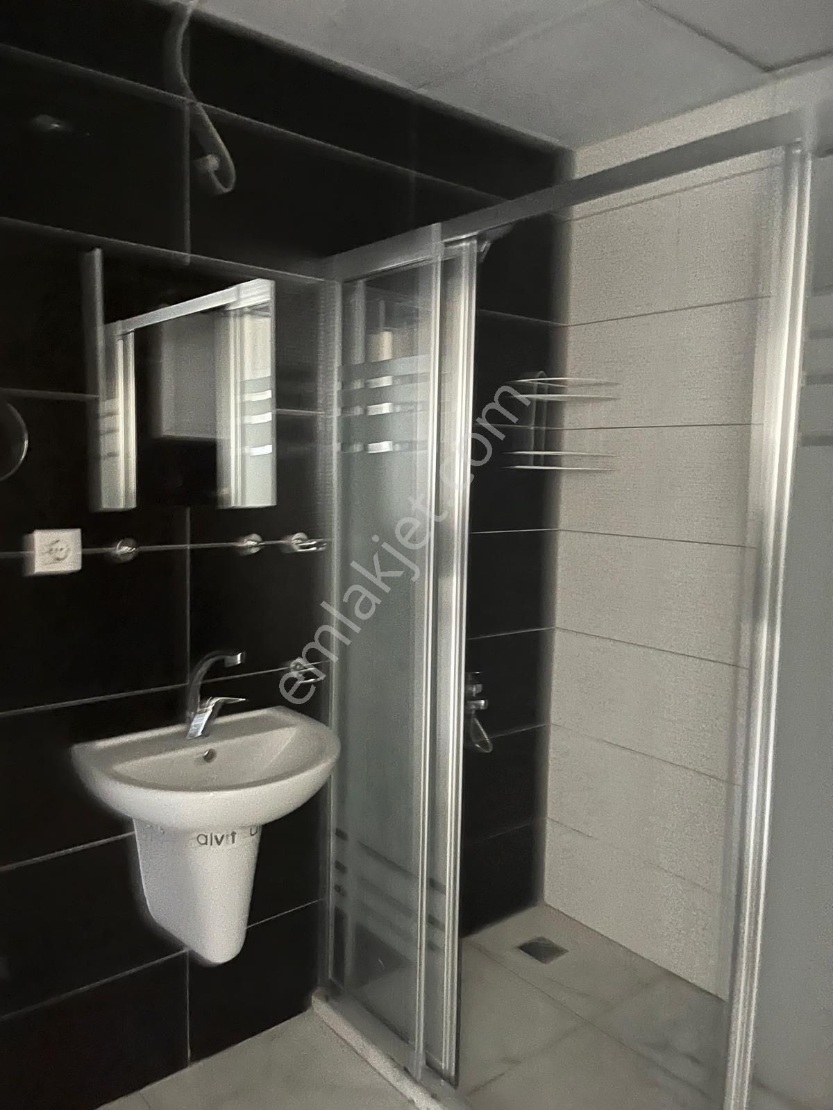 Adana Çarkıparede 2+1 Kiralık Doğalgazlı Fırsat Bir Daire Caddeye Yakın Konum Canlı Cazip Fiyat - Görsel 4