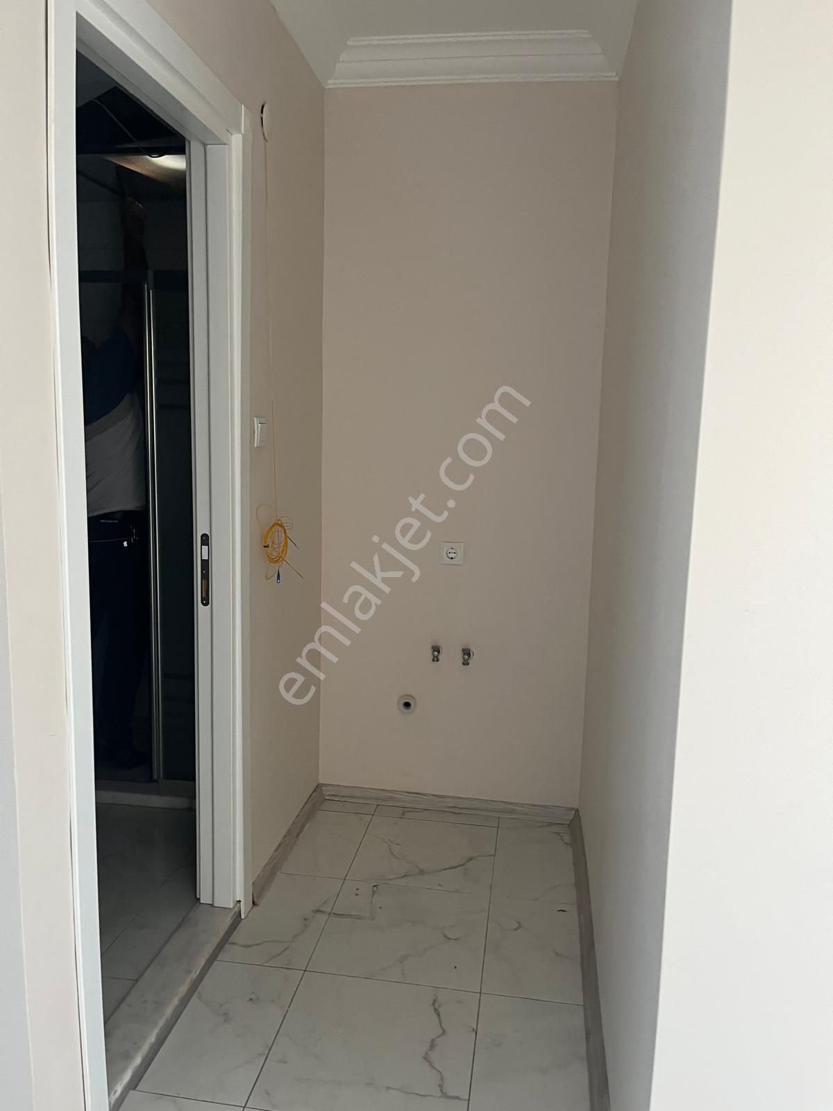 Adana Çarkıparede 2+1 Kiralık Doğalgazlı Fırsat Bir Daire Caddeye Yakın Konum Canlı Cazip Fiyat - Görsel 8