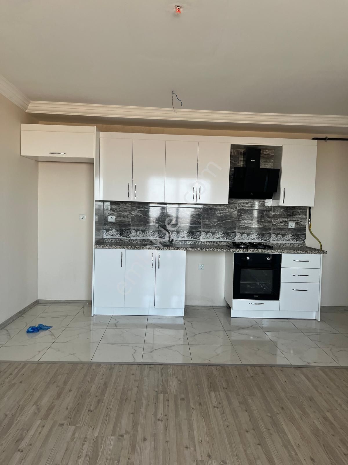 Adana Çarkıparede 2+1 Kiralık Doğalgazlı Fırsat Bir Daire Caddeye Yakın Konum Canlı Cazip Fiyat