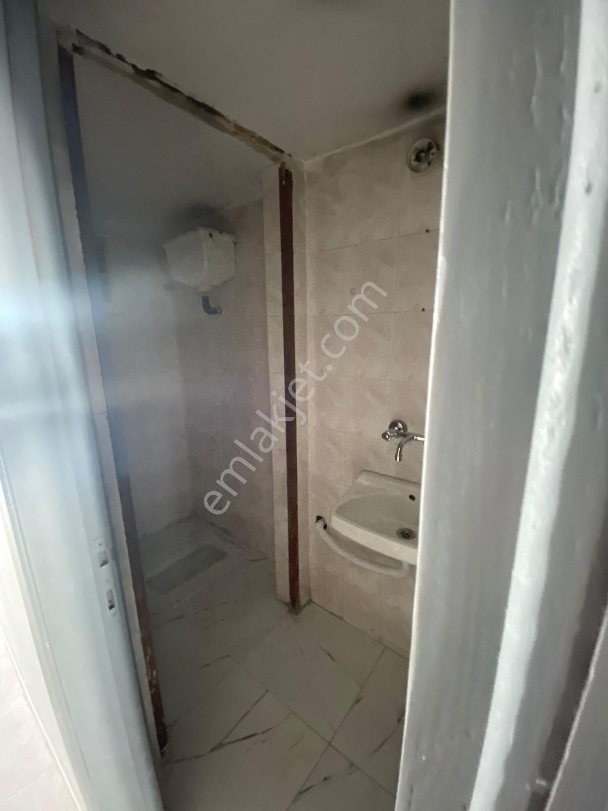 Adana Yüreğir Kozan Yolunda Ptt Evleri Kavşağına Yakın Konumda 3+1 Kiralık Aylık Fırsat Daire - Görsel 15