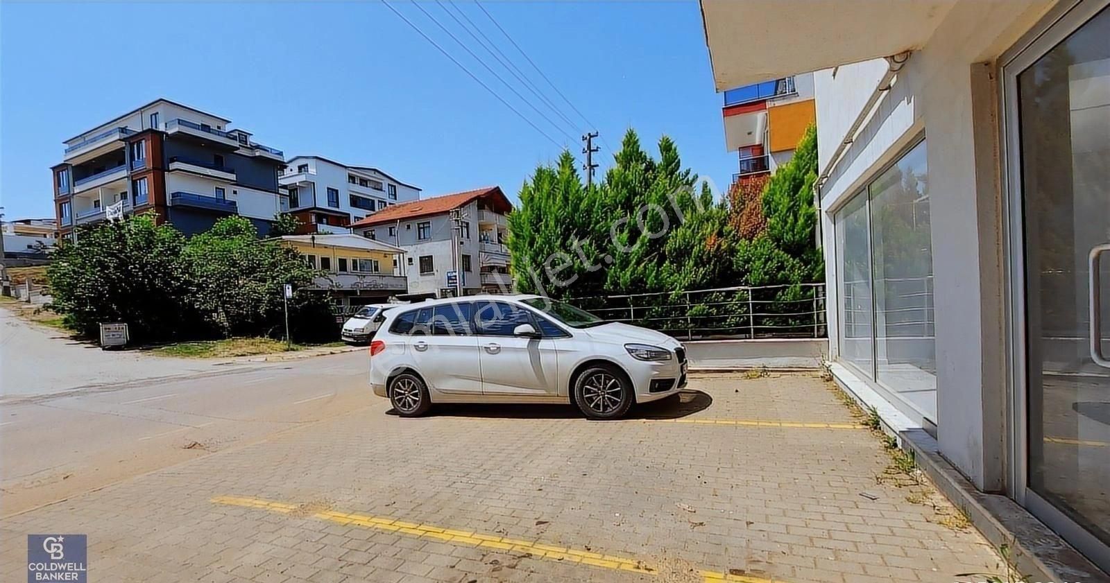 Başiskele Satılık Cadde Üstü Ön Cephe Satılık Dükkan - Görsel 2