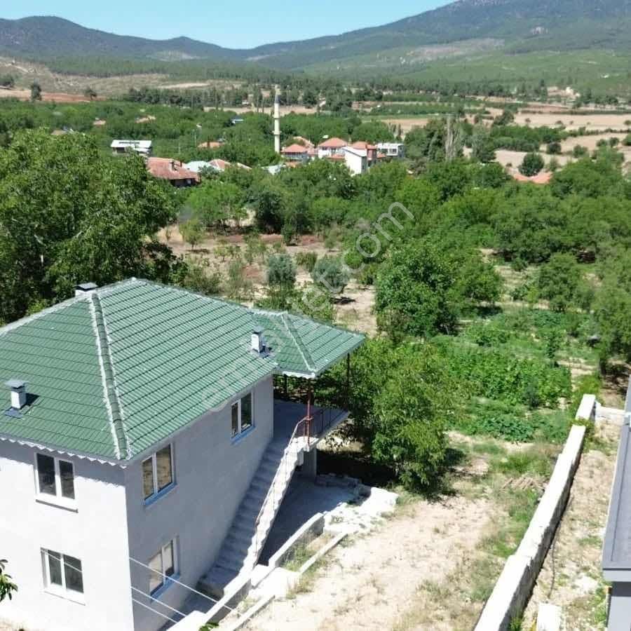 Korkuteli Çomaklı Mah. 1893m2 Satılık Tarla+bağ Bahçe