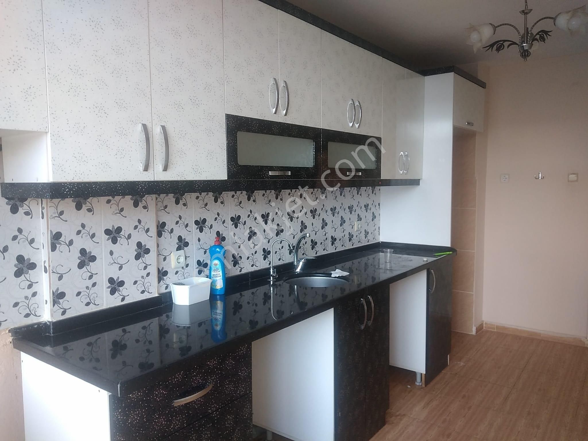 Adana Çukurovada Toros Mahallesinde 2+1 Buhara Ortaokuluna Yakın Konumda Kiralık Fırsat Daire - Görsel 6