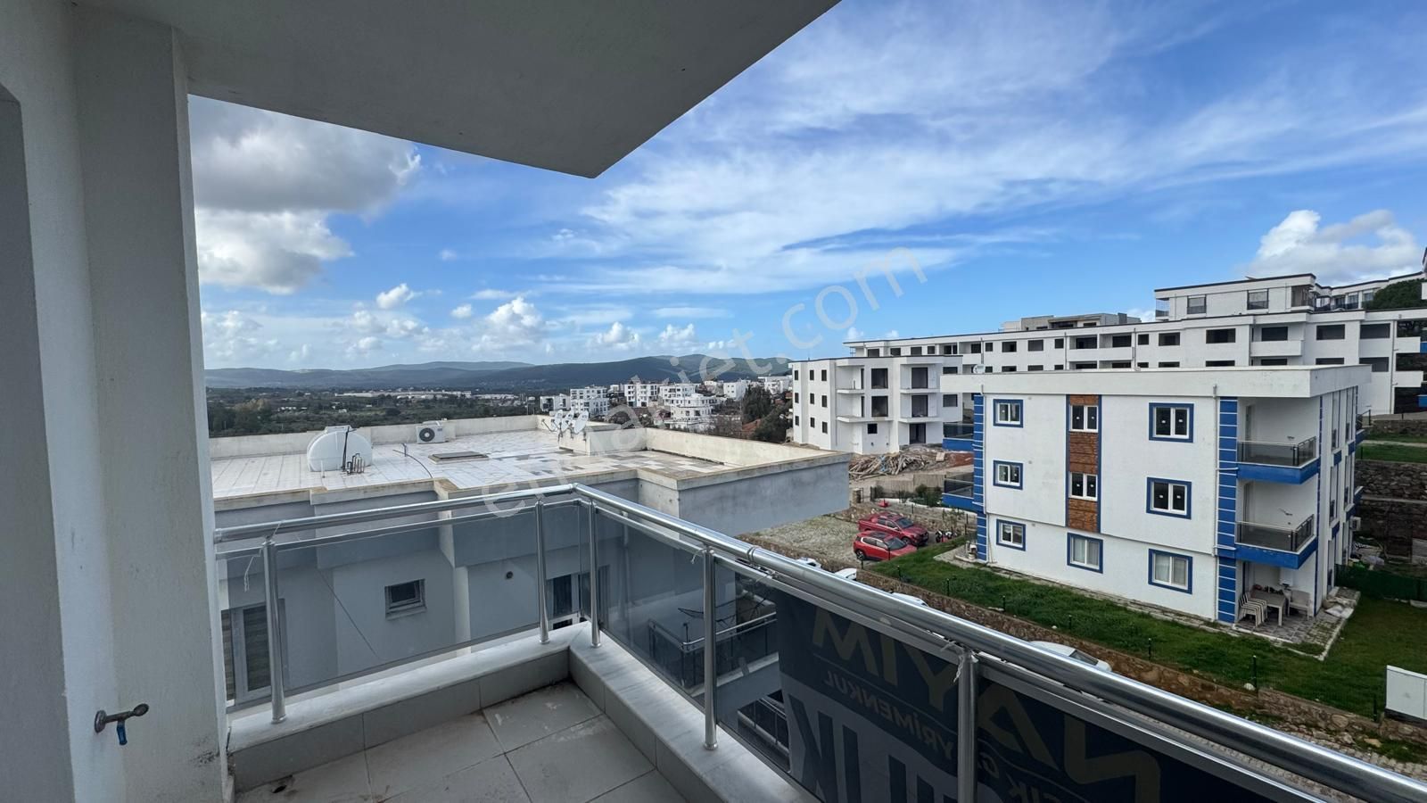 Bodrum Mumcularda Satılık, Doğa Manzaralı 2+1 Ferah Üst Kat Daire