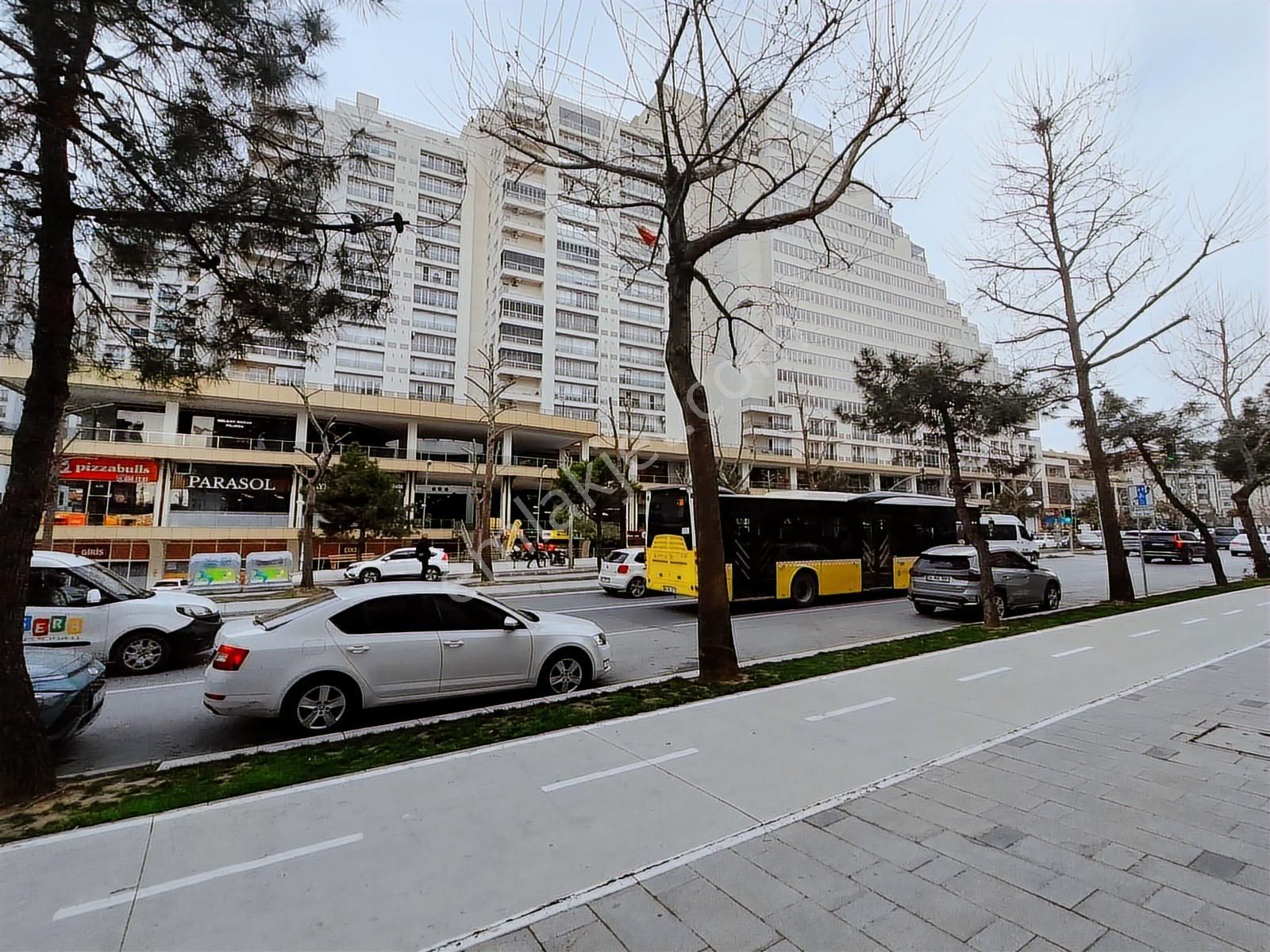 Beylikdüzü Kubis Park Eşyalı Ve Büyük Teraslı 2+1 Kiralık Ofis - Görsel 7