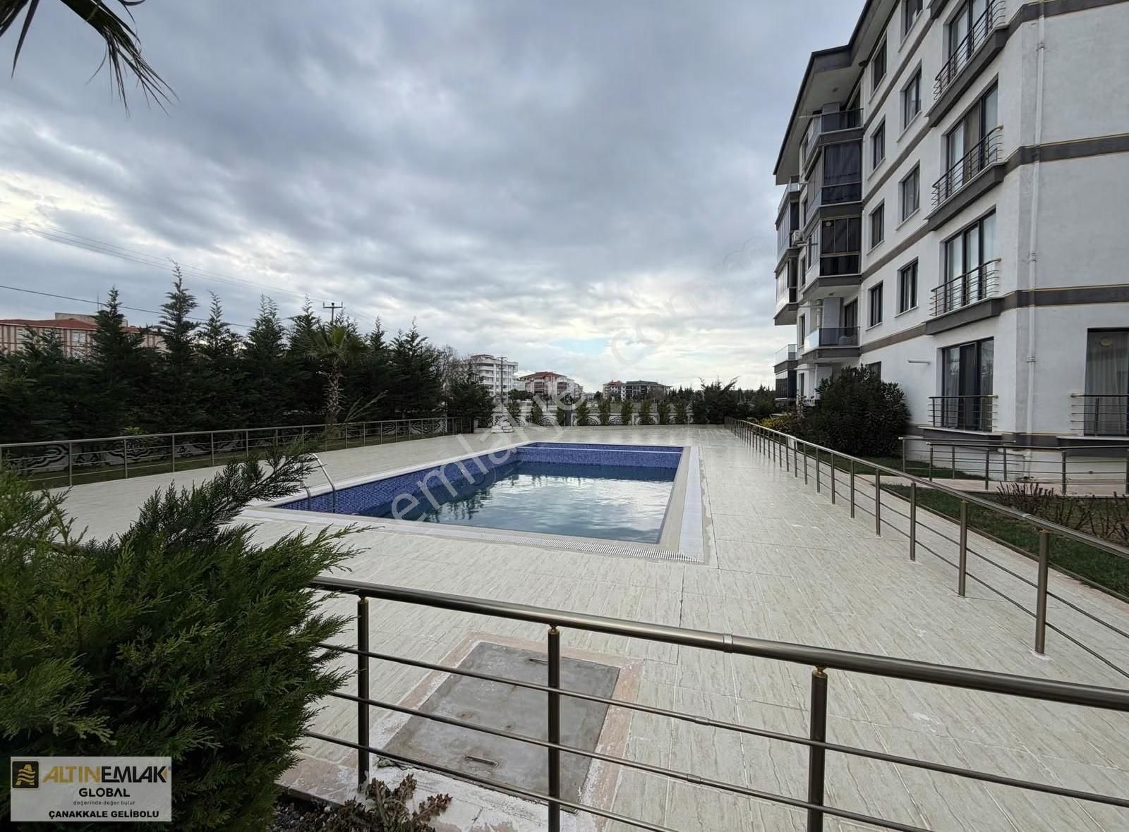 Altın Emlaktan Havuzlu Site İçerisinde 1+1 Eşyalı Kiralık Daire