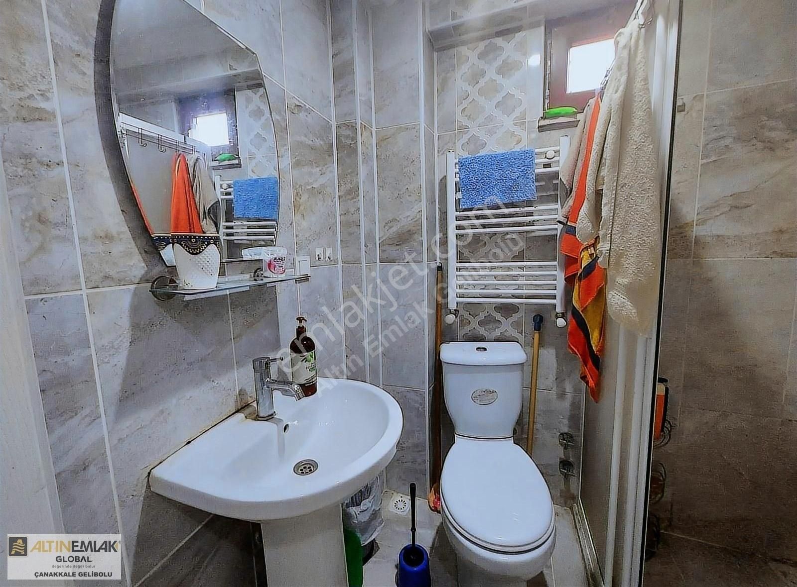Altın Emlaktan Çarşı Merkezde 1+1 Esyalı Kıralık Daıre - Görsel 2