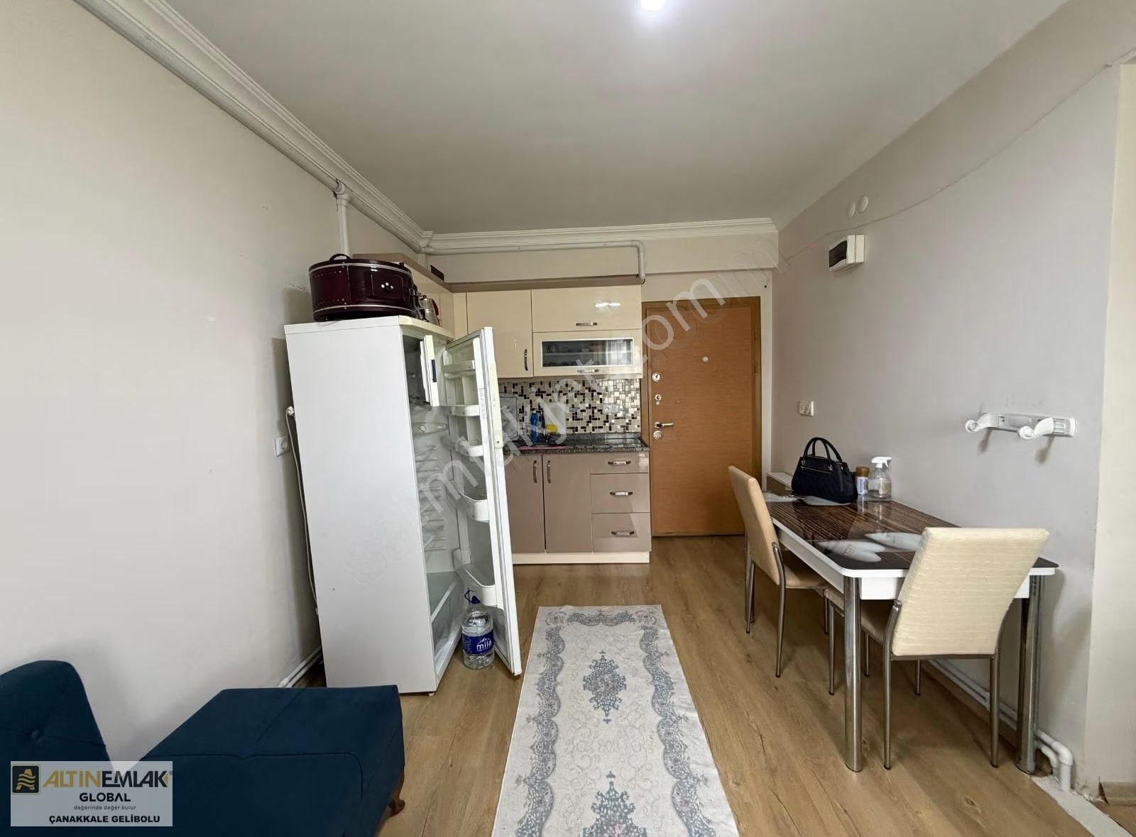 Altın Emlaktan Temiz Eşyalı Doğalgazlı 1+1 Kiralık Daire - Görsel 2