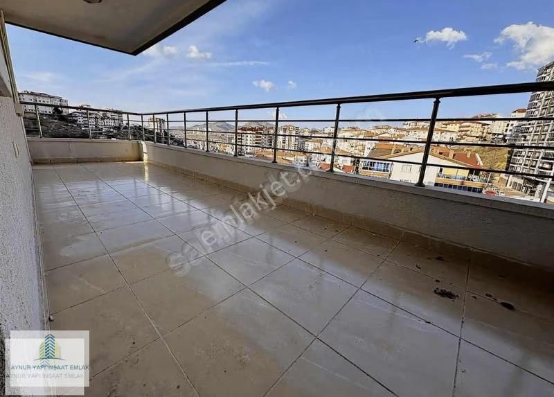 Aynur Emlak'dan 3+1 Satılık Yapılı Lüks Daire