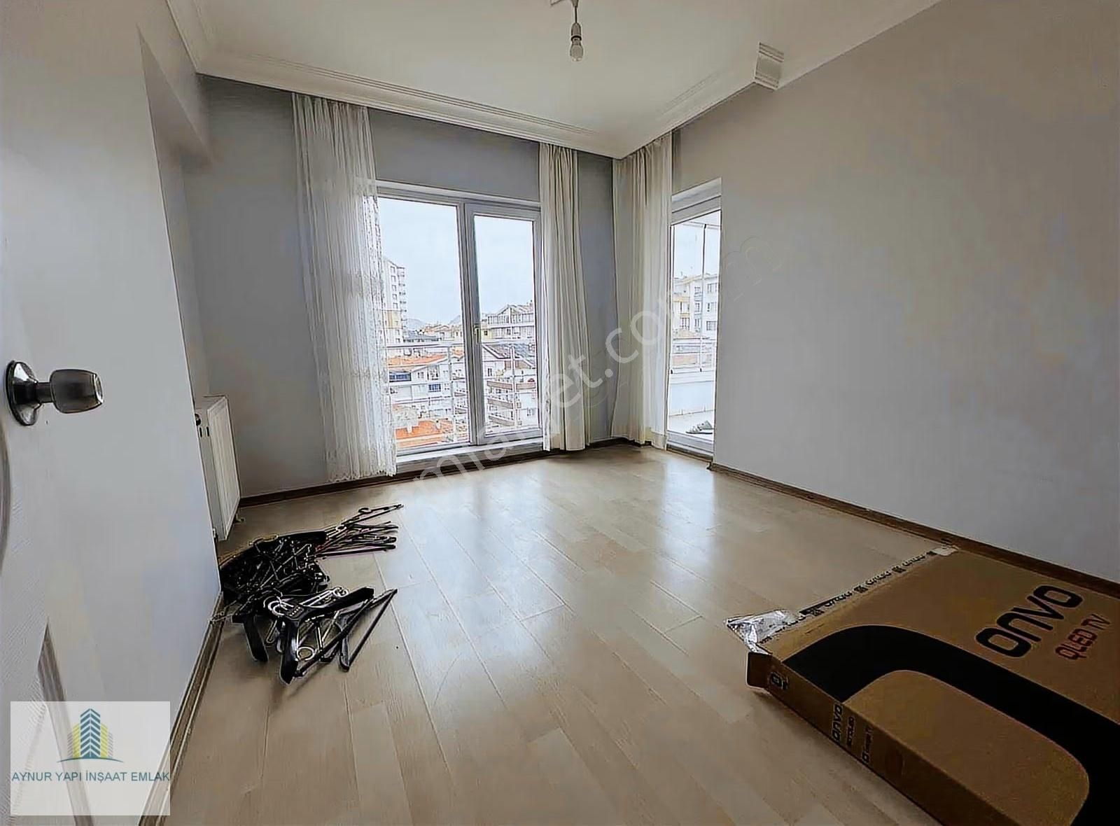 Aynur Emlak'dan 3+1 Satılık Lüks Daire - Görsel 18