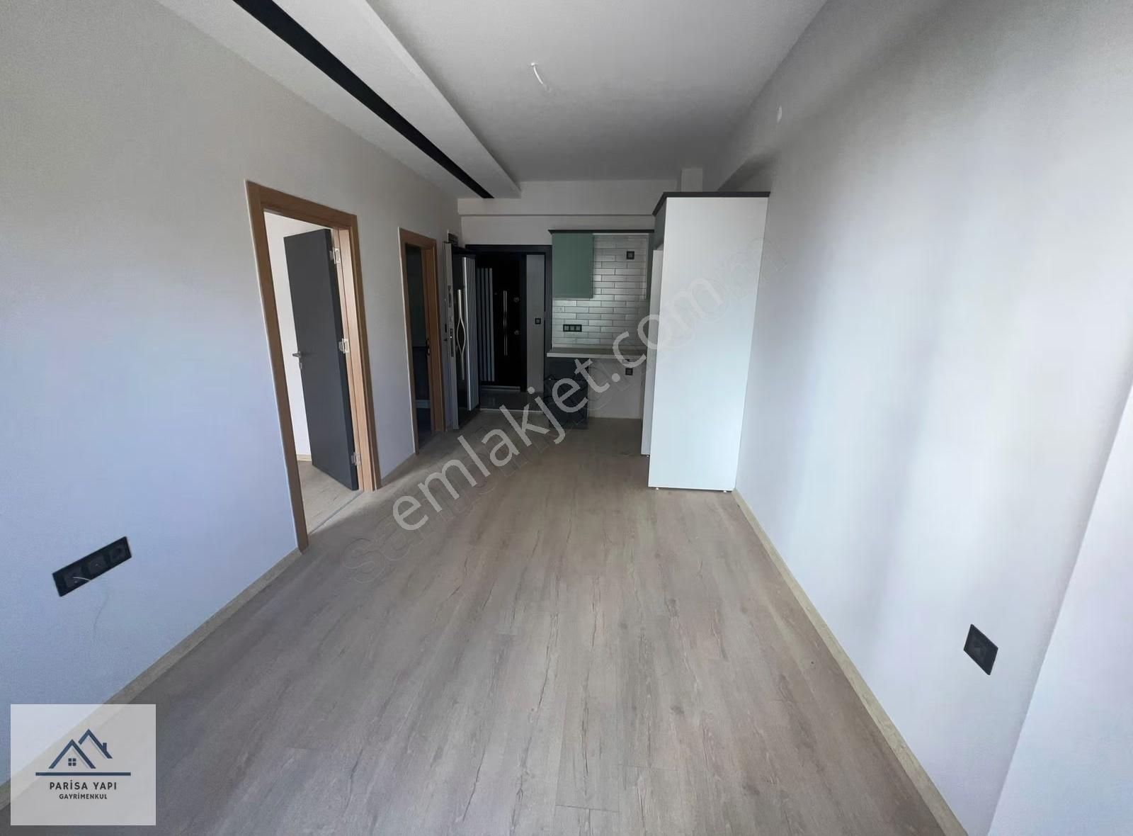 Parisa'dan Hasanağa Bahçesi Yanı Mer.ısıtma Balkonlu Eşyasız 1+1 - Görsel 4